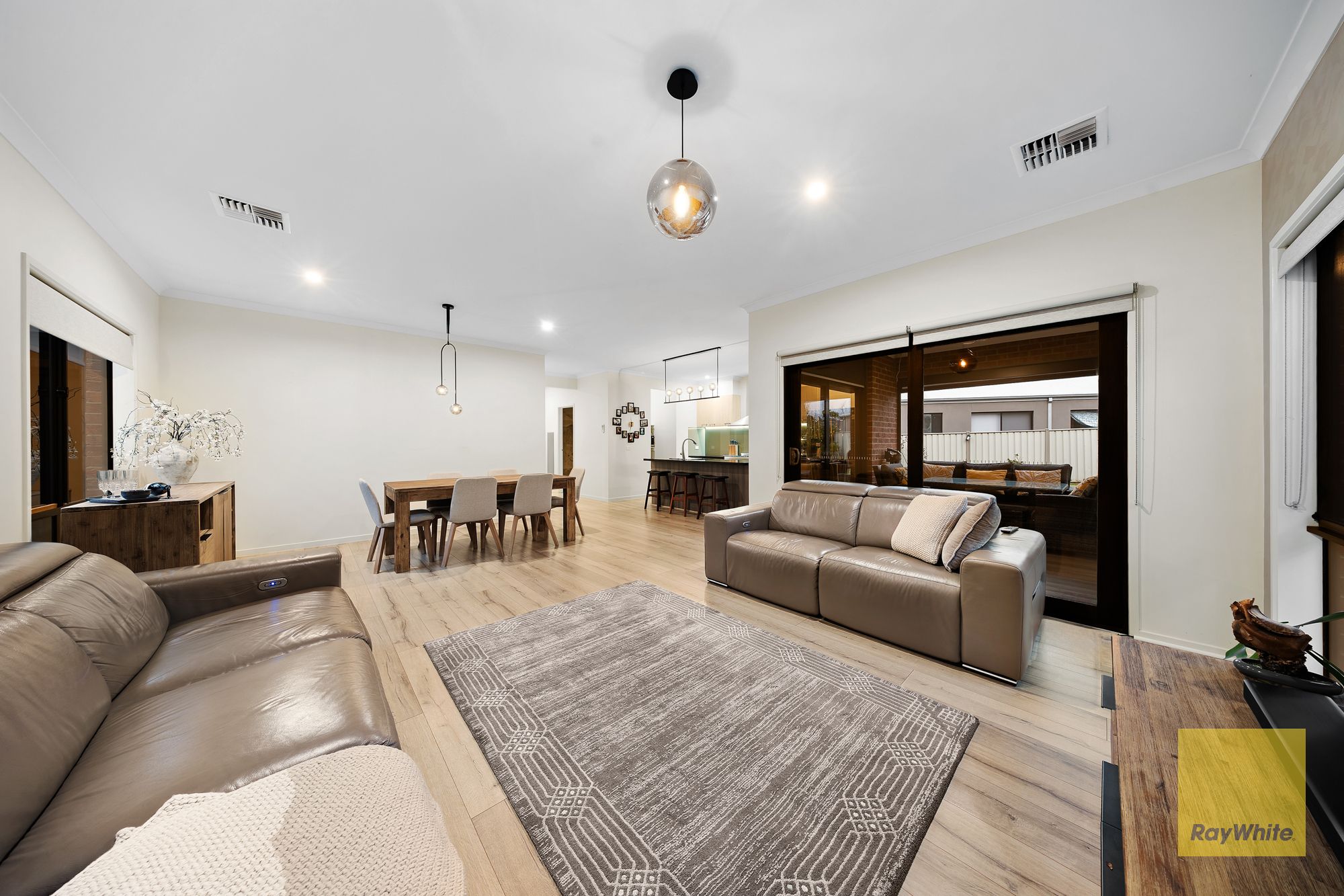 68 Caradon Drive — photo 8 of 24