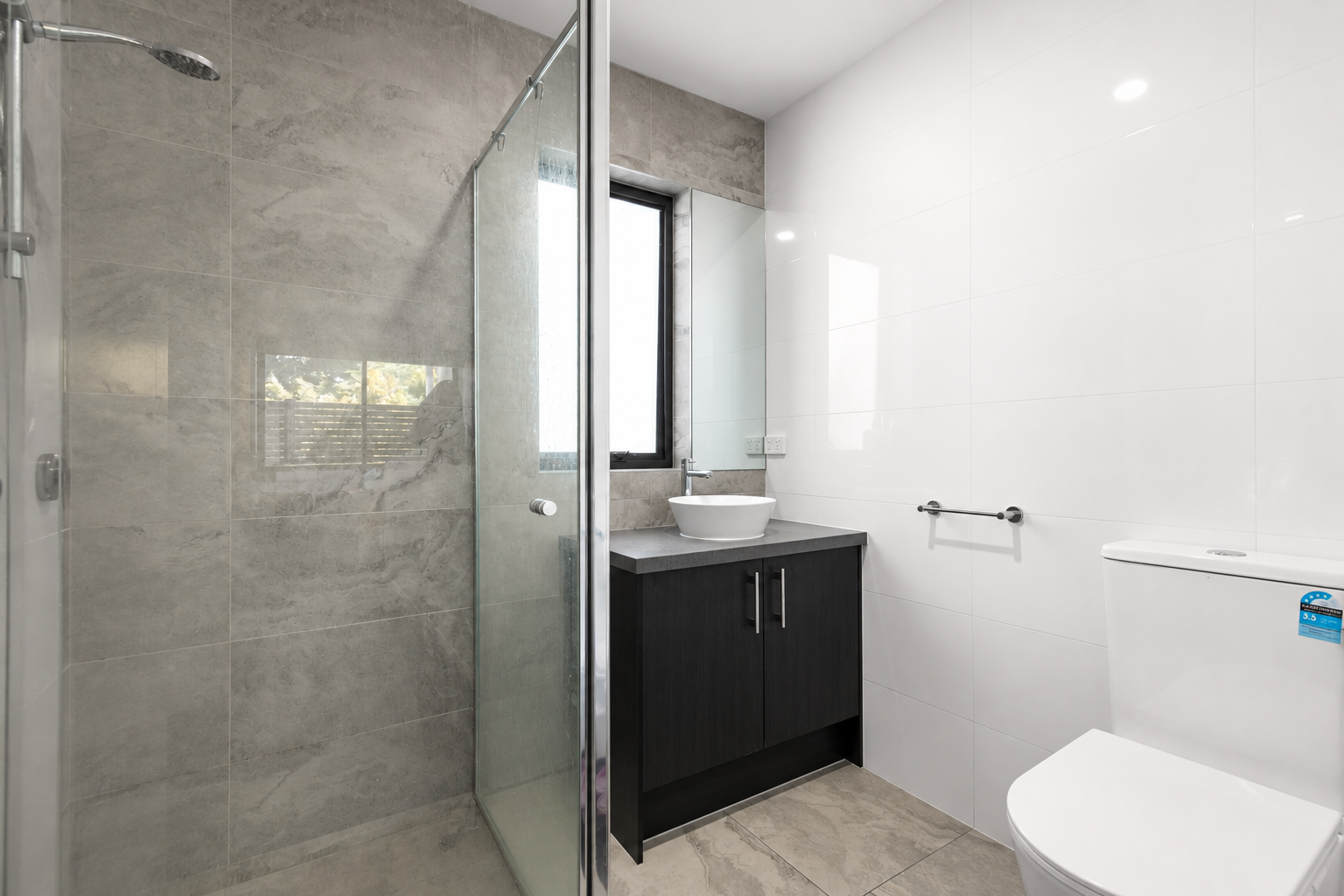 2/110 Waranga Crescent — photo 10 of 12