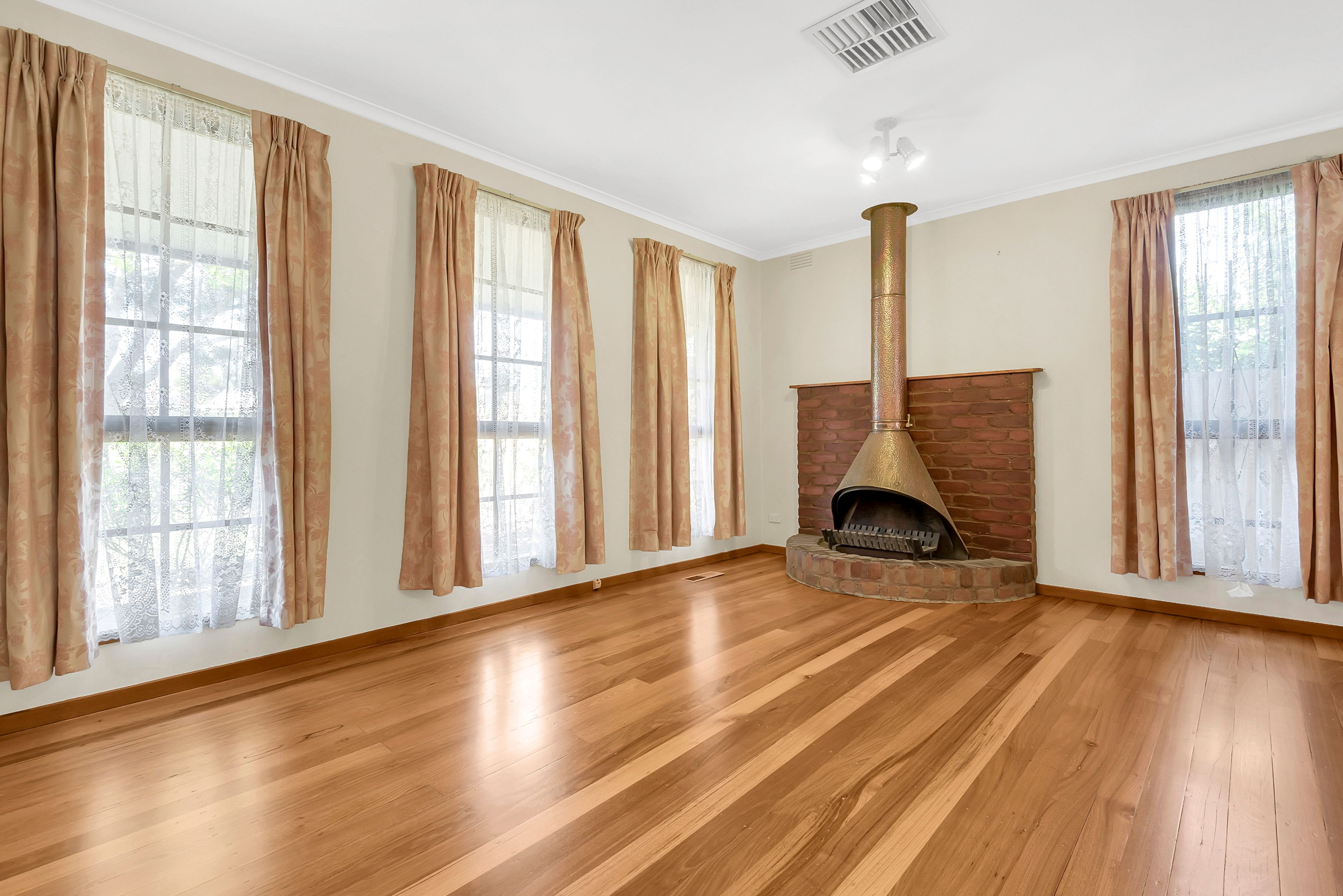 2 Mawson Close, Mill Park, VIC 3082