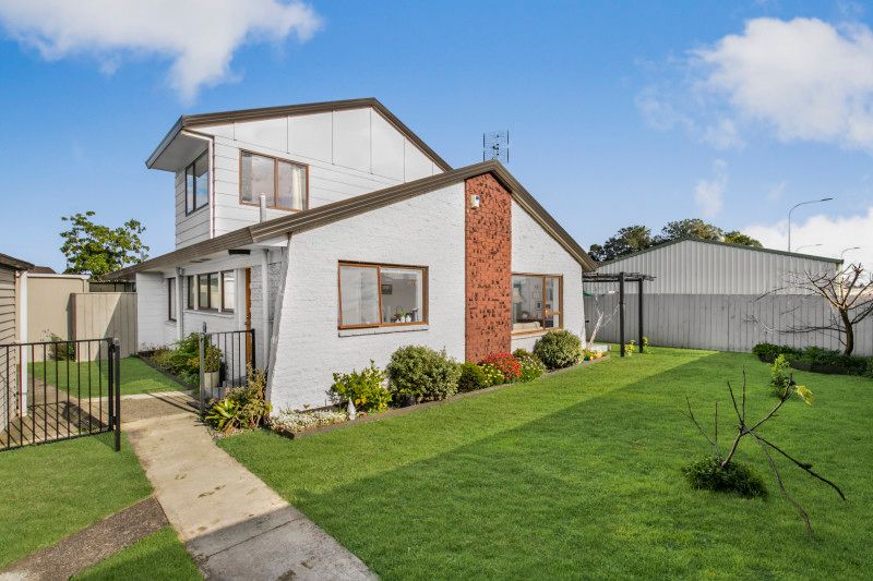 2/58 Challen Close, Conifer Grove, Manukau City