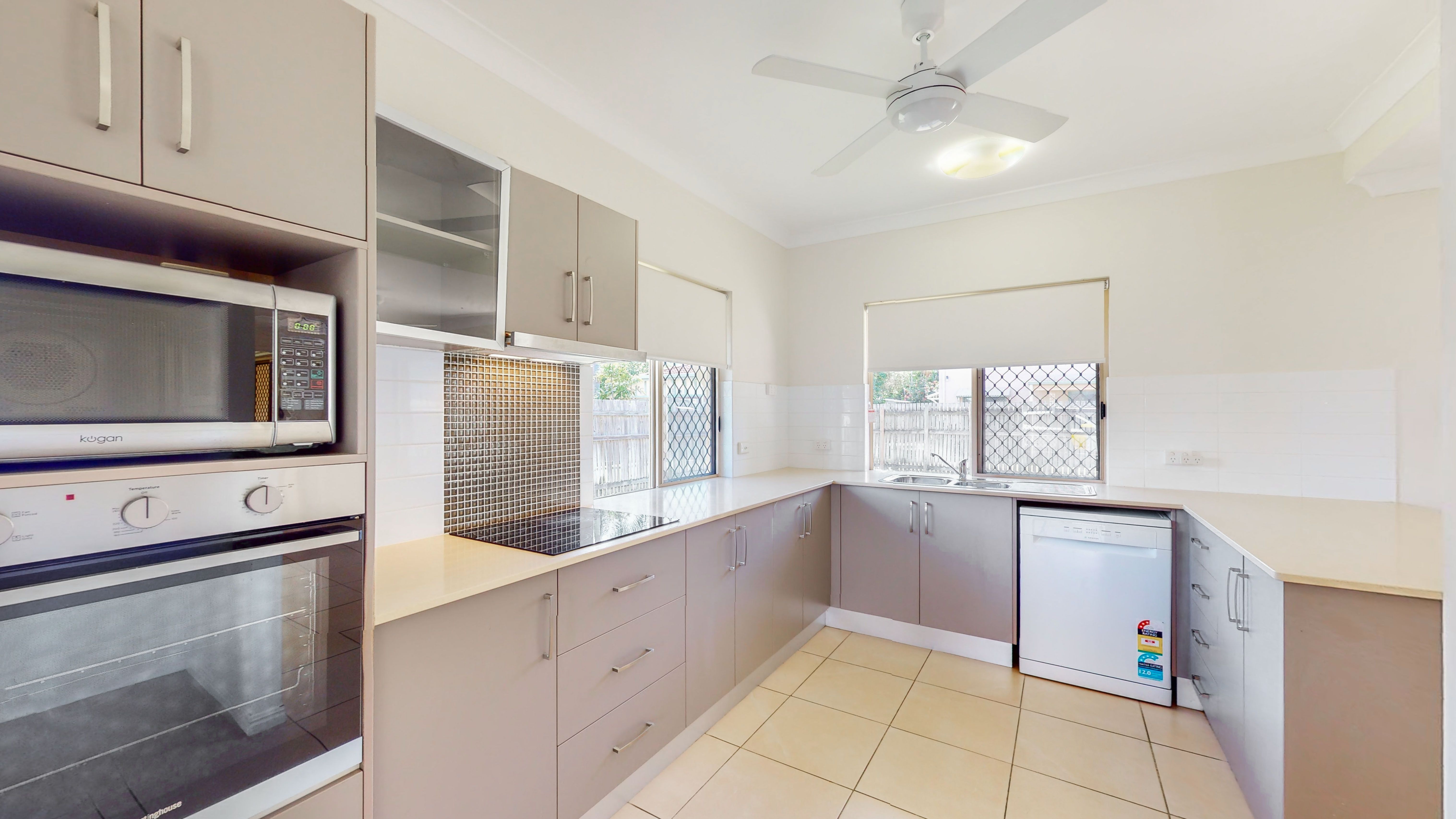 1/4 Xavier Court, Railway Estate, QLD 4810