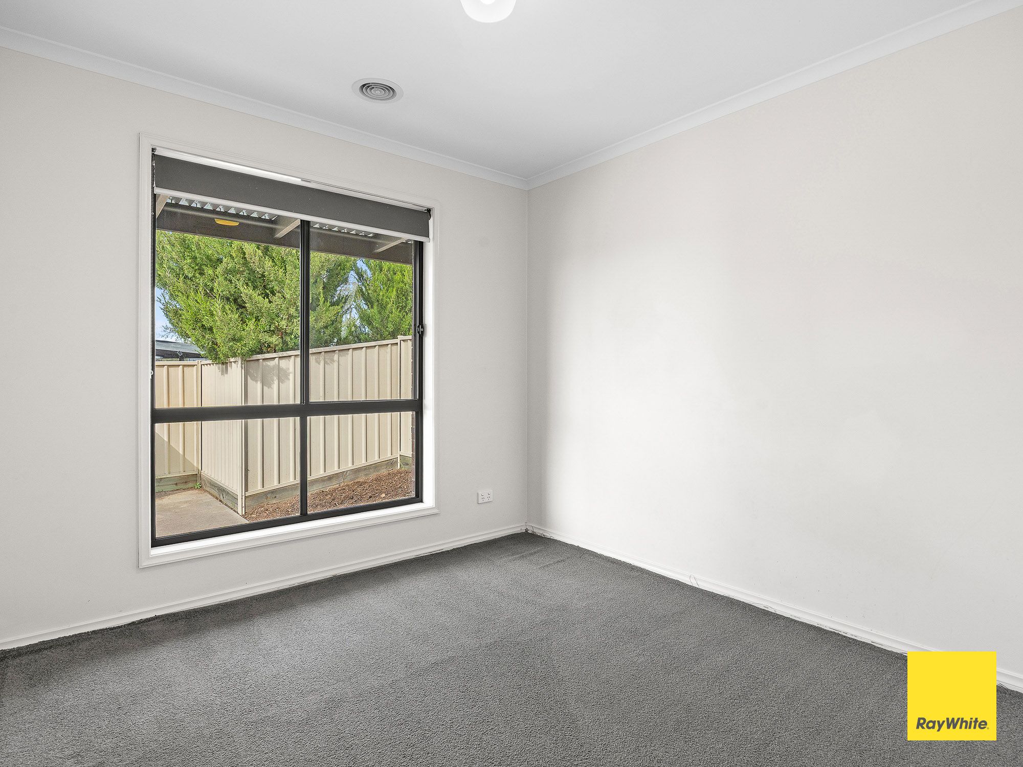 2/1C Lester Street — photo 12 of 18