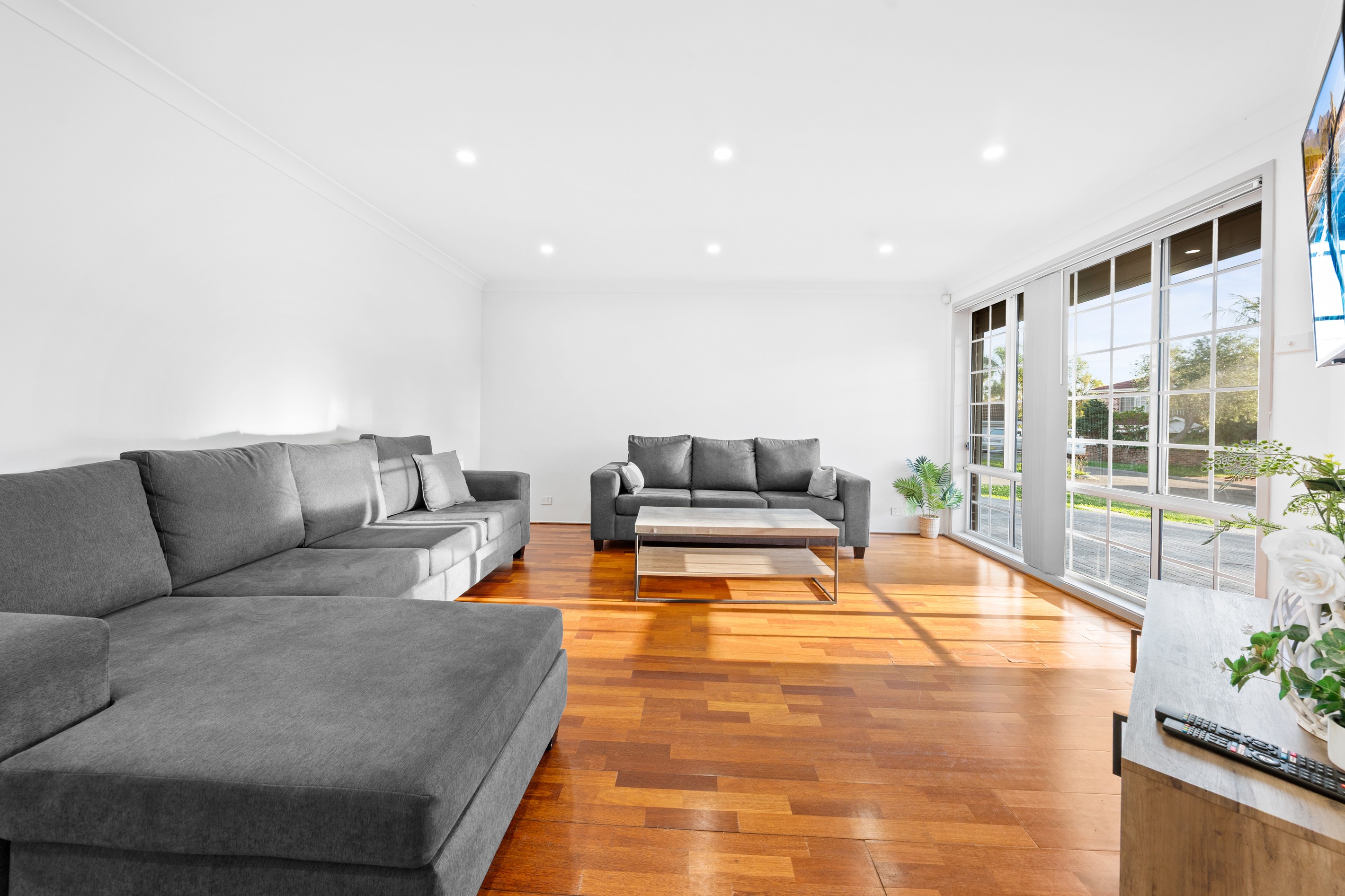 4 Palm Close, Green Valley, NSW 2168