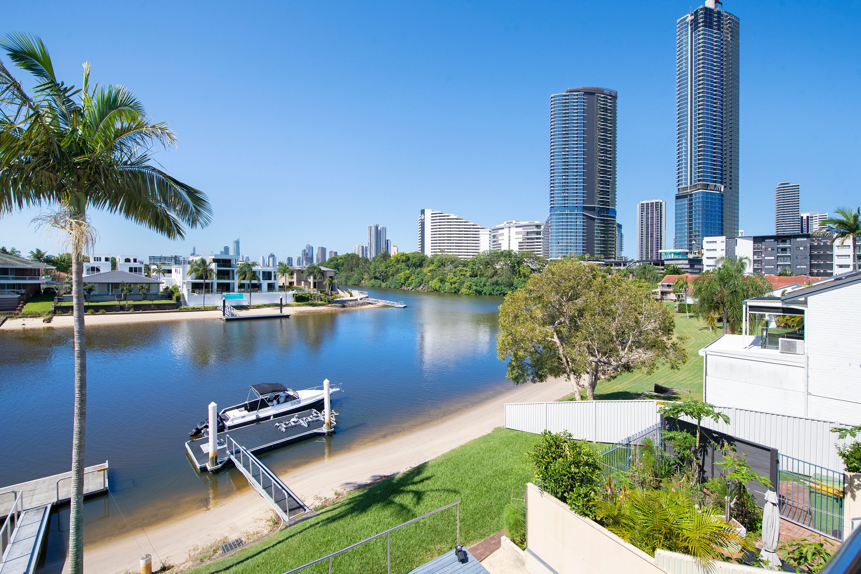 3/23 Hooker Boulevard, Broadbeach Waters, QLD 4218