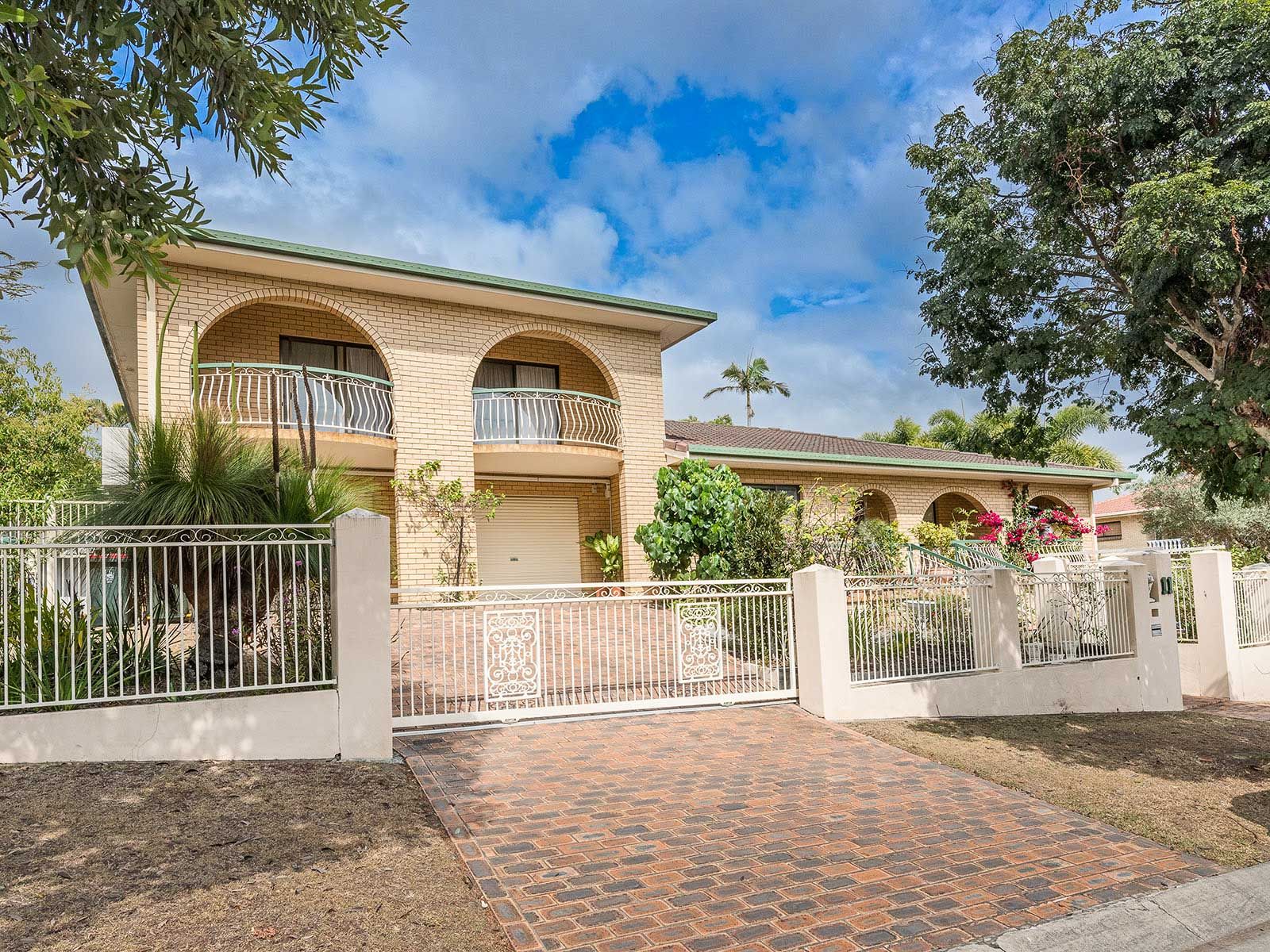 11 Banwell Crescent, Carindale, QLD 4152