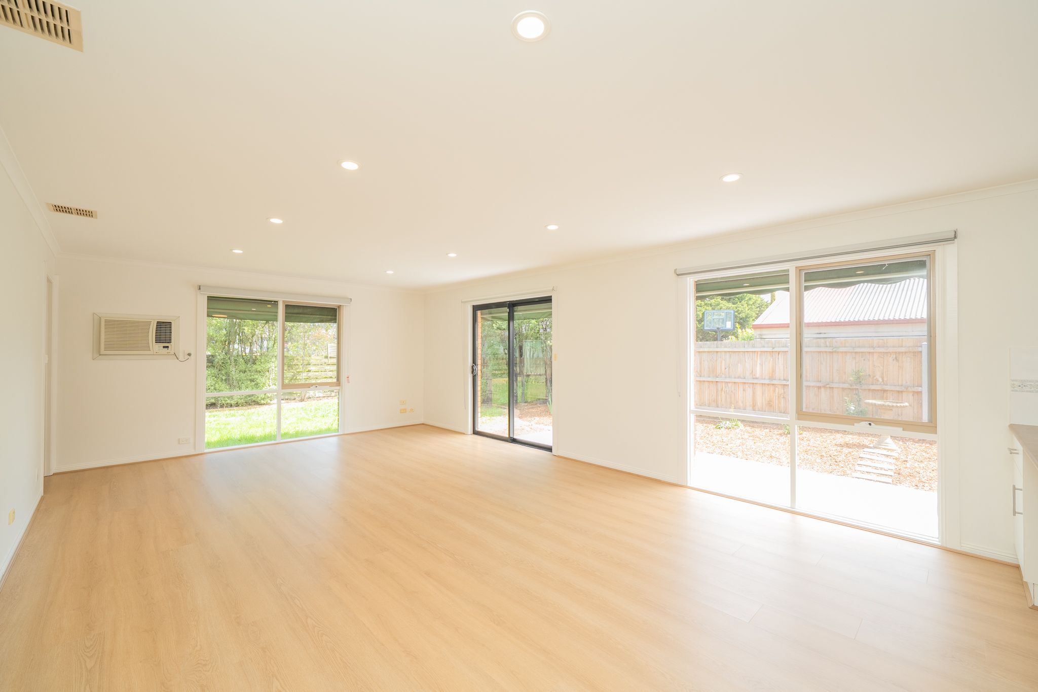 33 Hedgeley Drive — photo 4 of 13