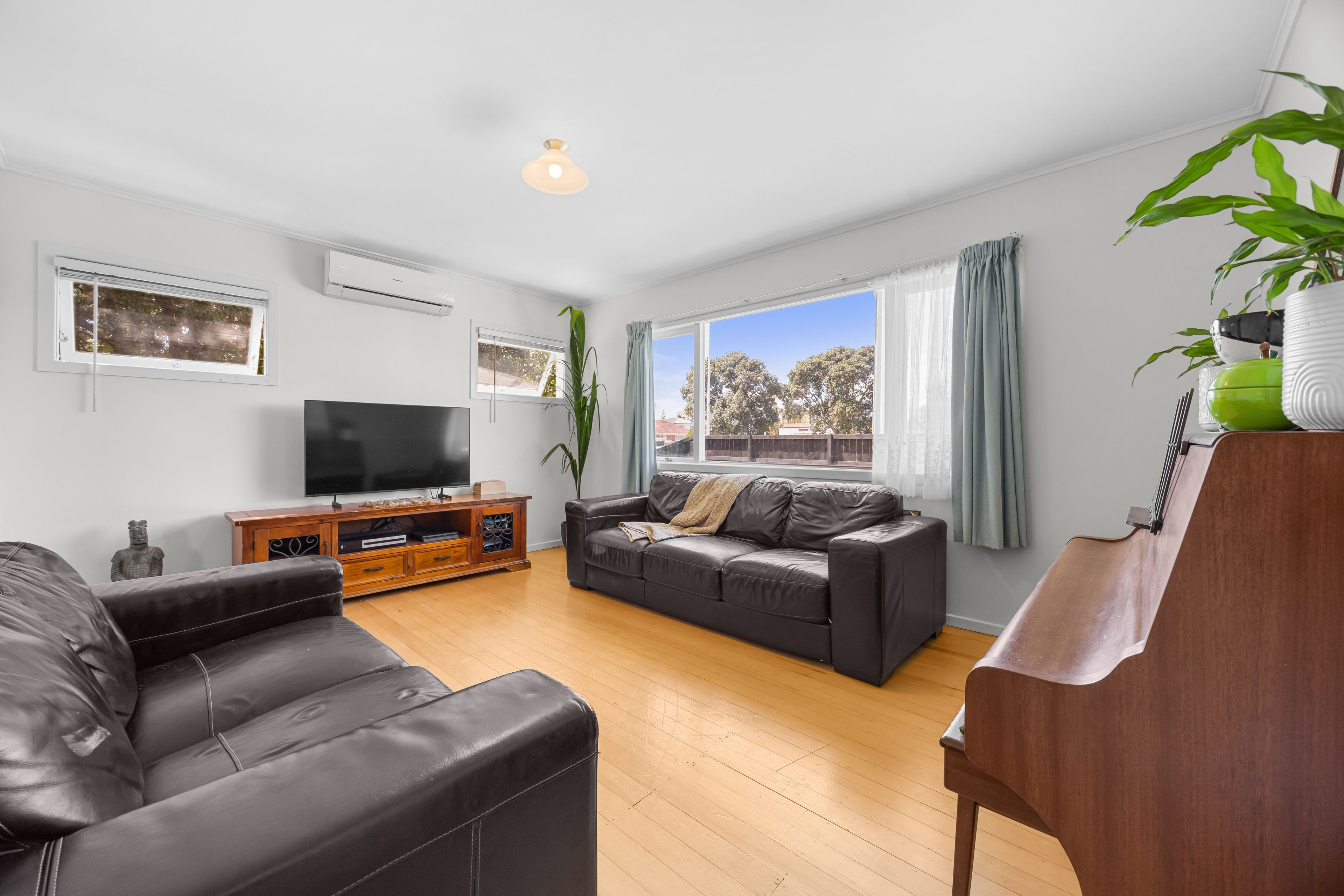 90 Buckland Road, Mangere East, Manukau City