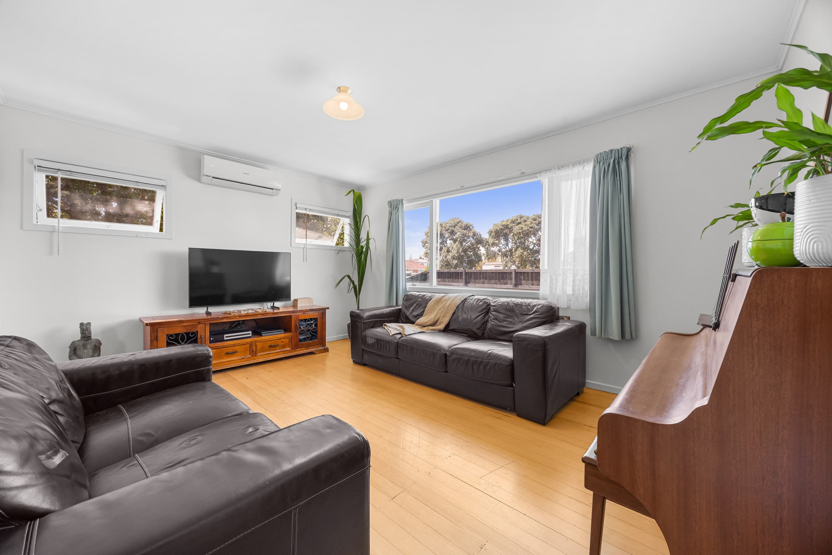 90 Buckland Road, Mangere East, Manukau City