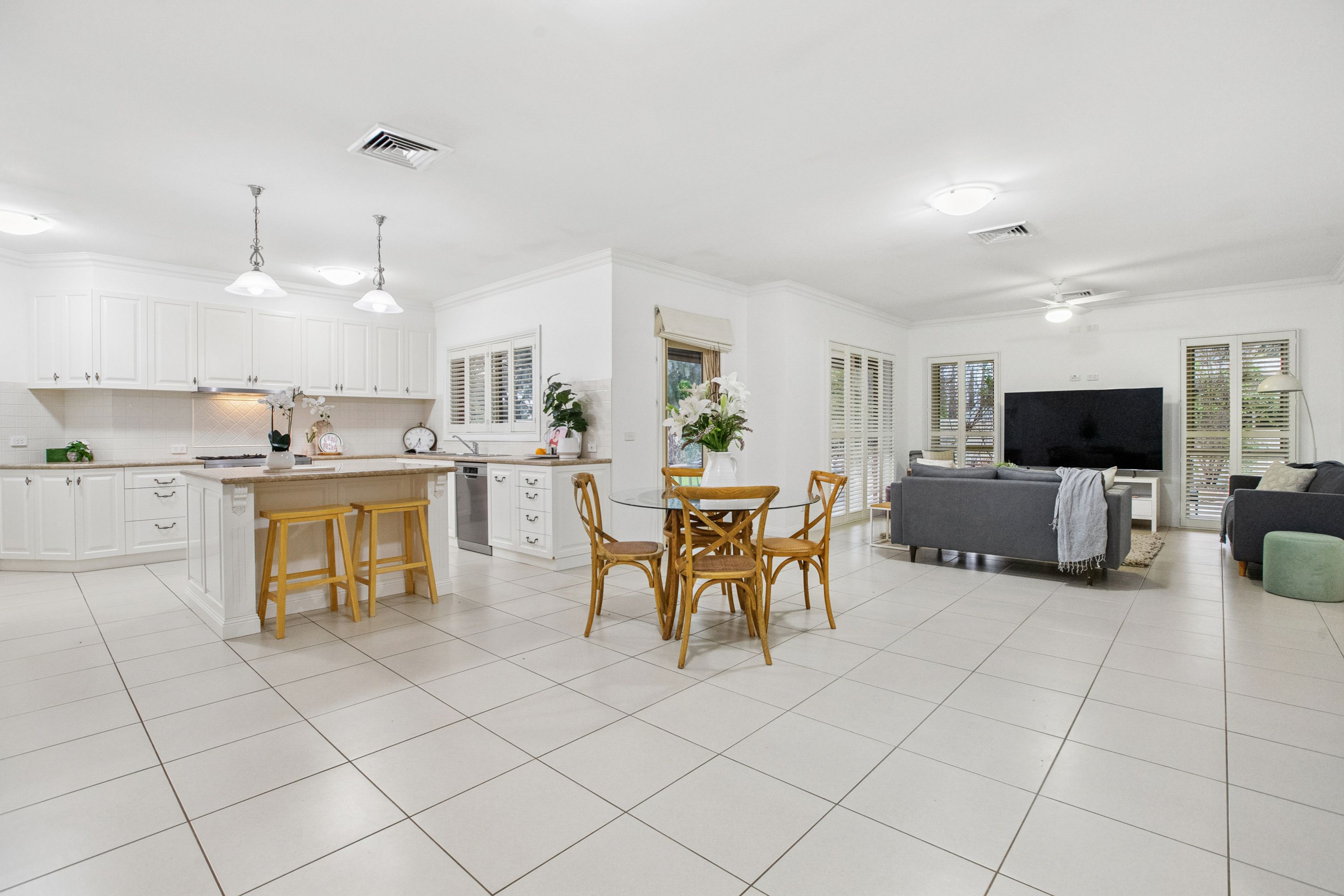 14 Primrose Drive — photo 5 of 22