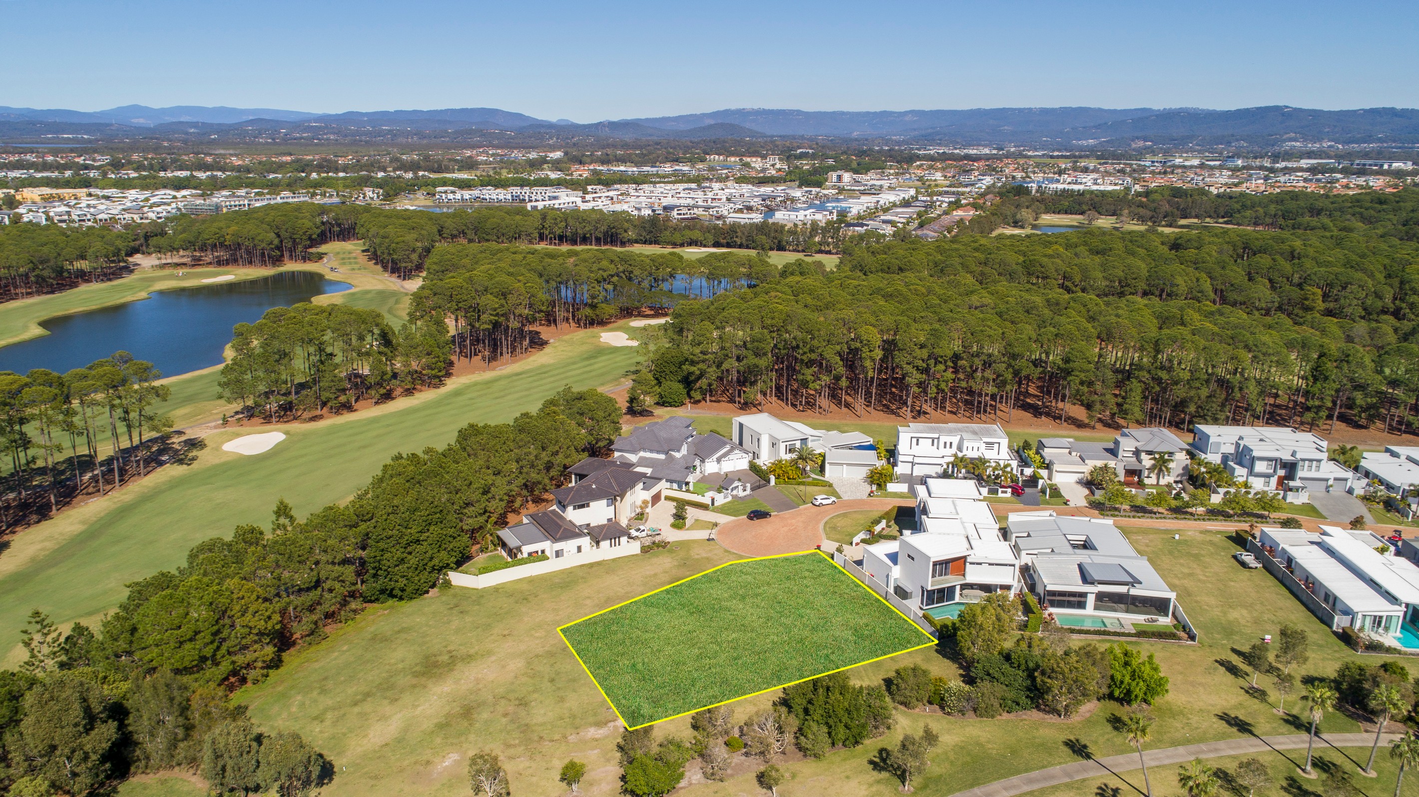 2268 Banksia Lakes Drive, Sanctuary Cove, QLD 4212