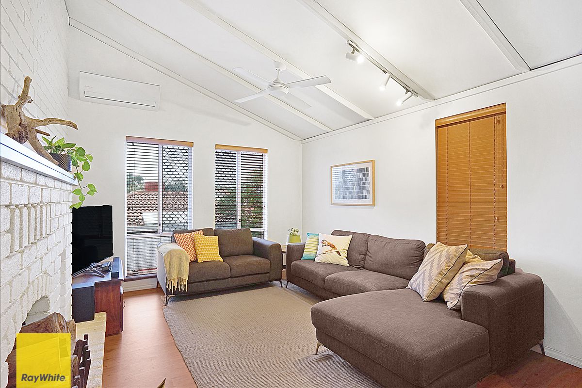 26 Whitworth Avenue, Girrawheen, WA 6064