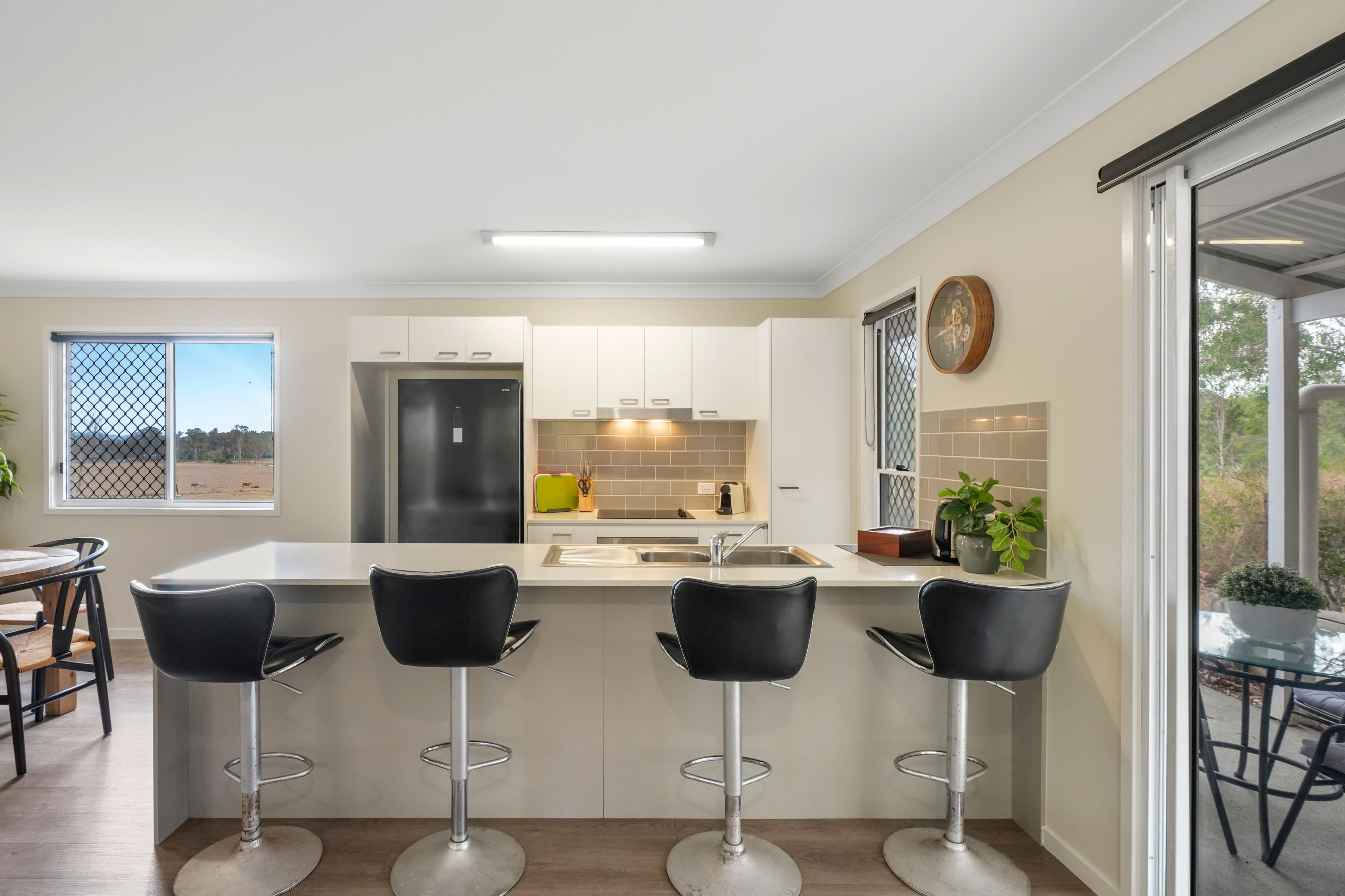 5936 Mount Lindesay Highway — photo 9 of 30