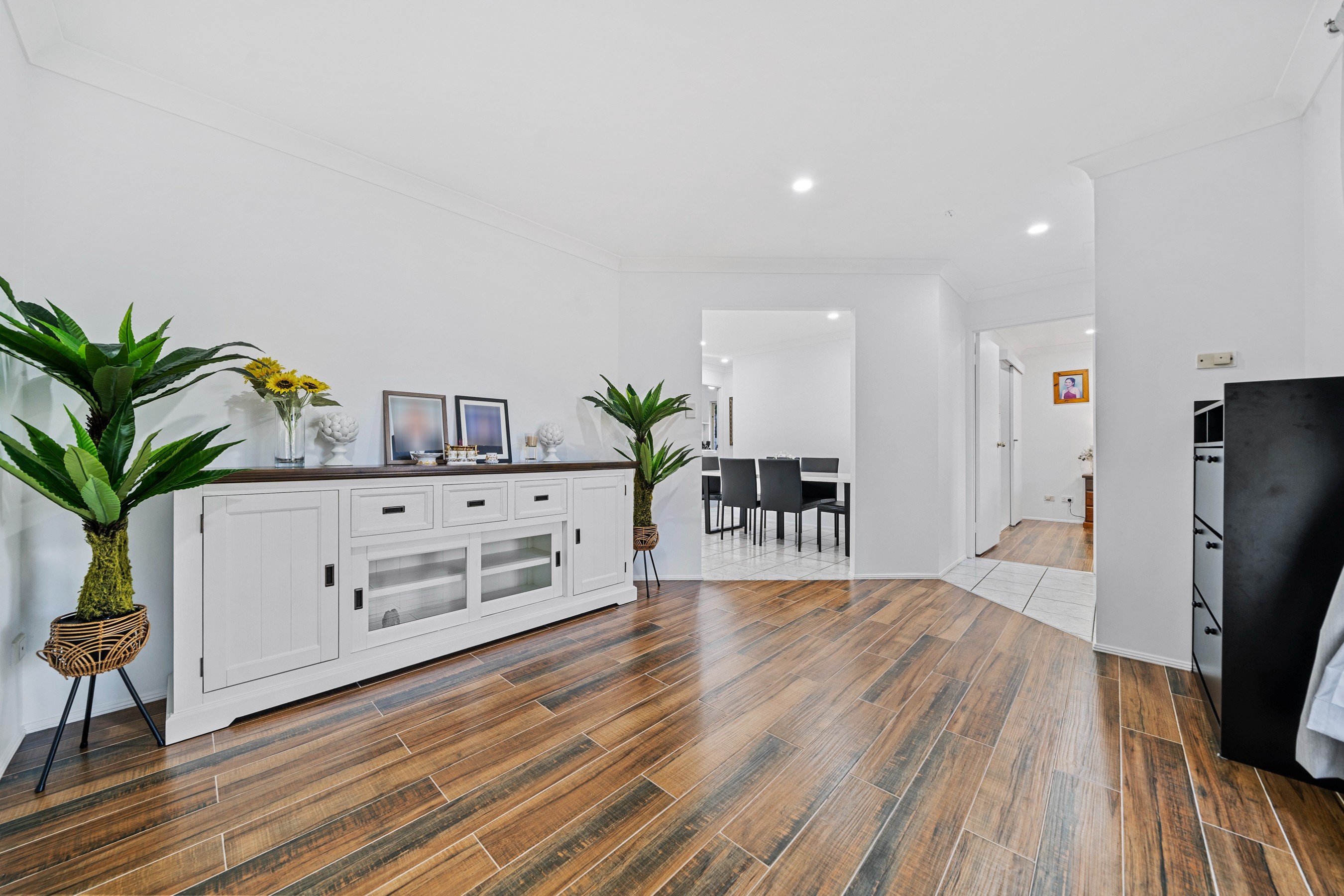 8 Cornwall Close, Heritage Park, QLD 4118