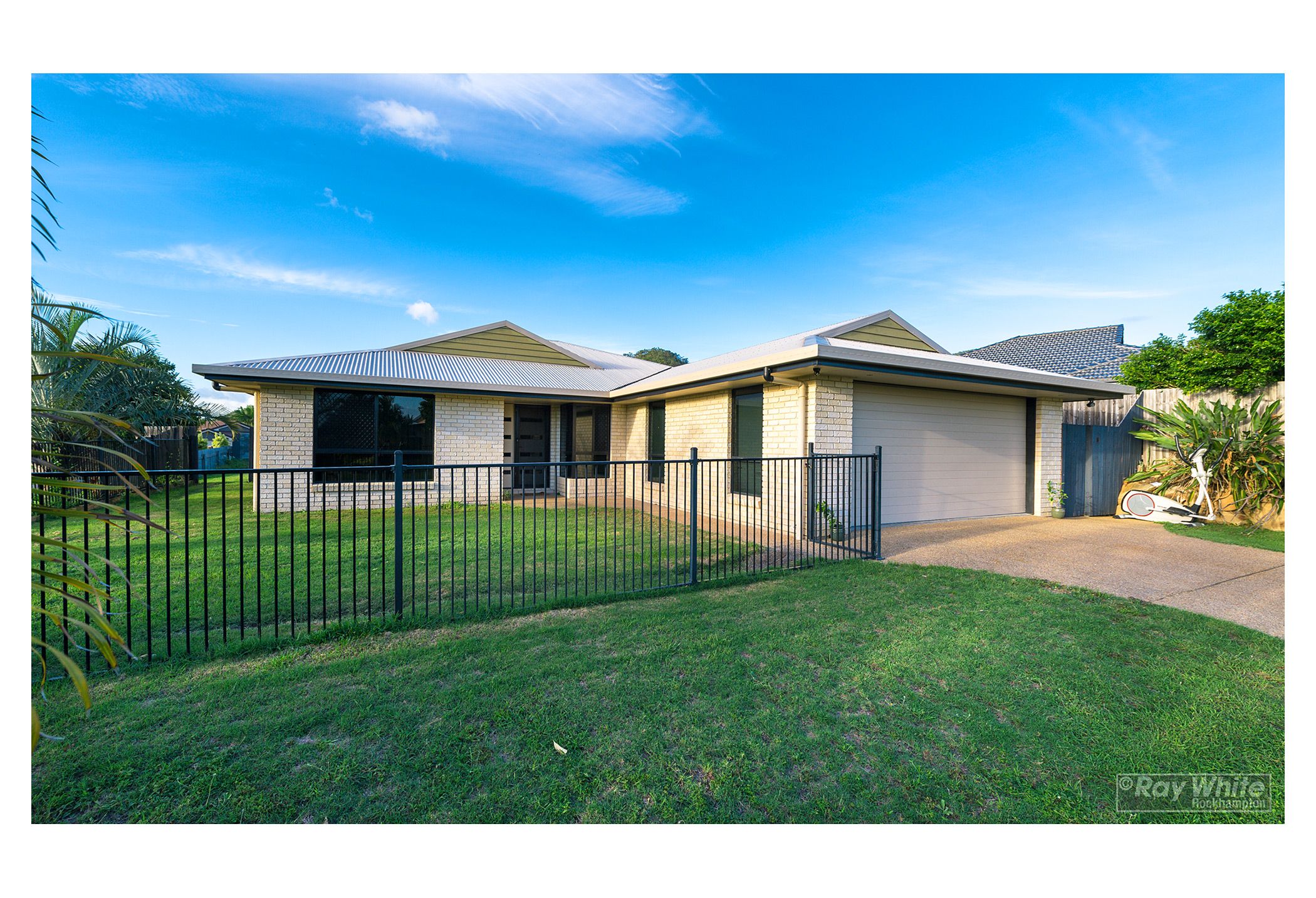 2 Crear Court, Norman Gardens, QLD 4701