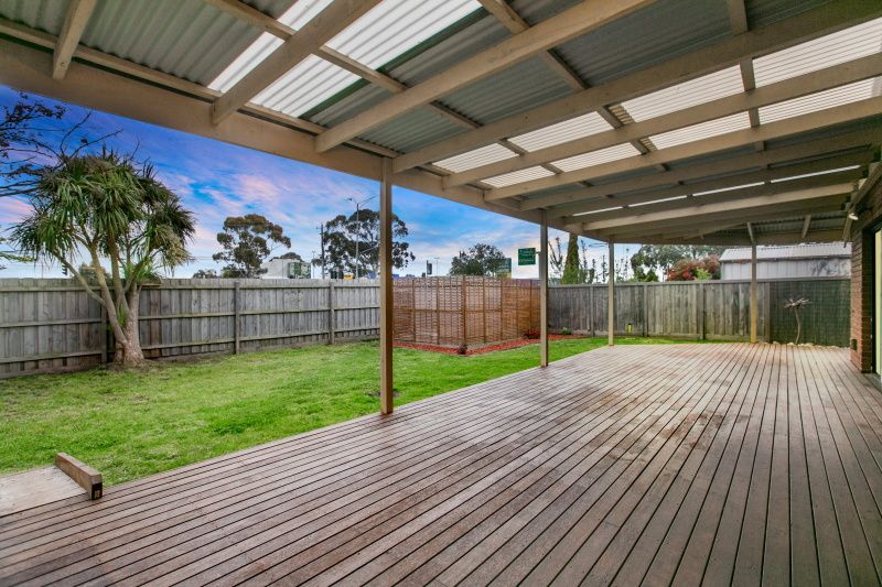 5 Faygate Court — photo 9 of 10