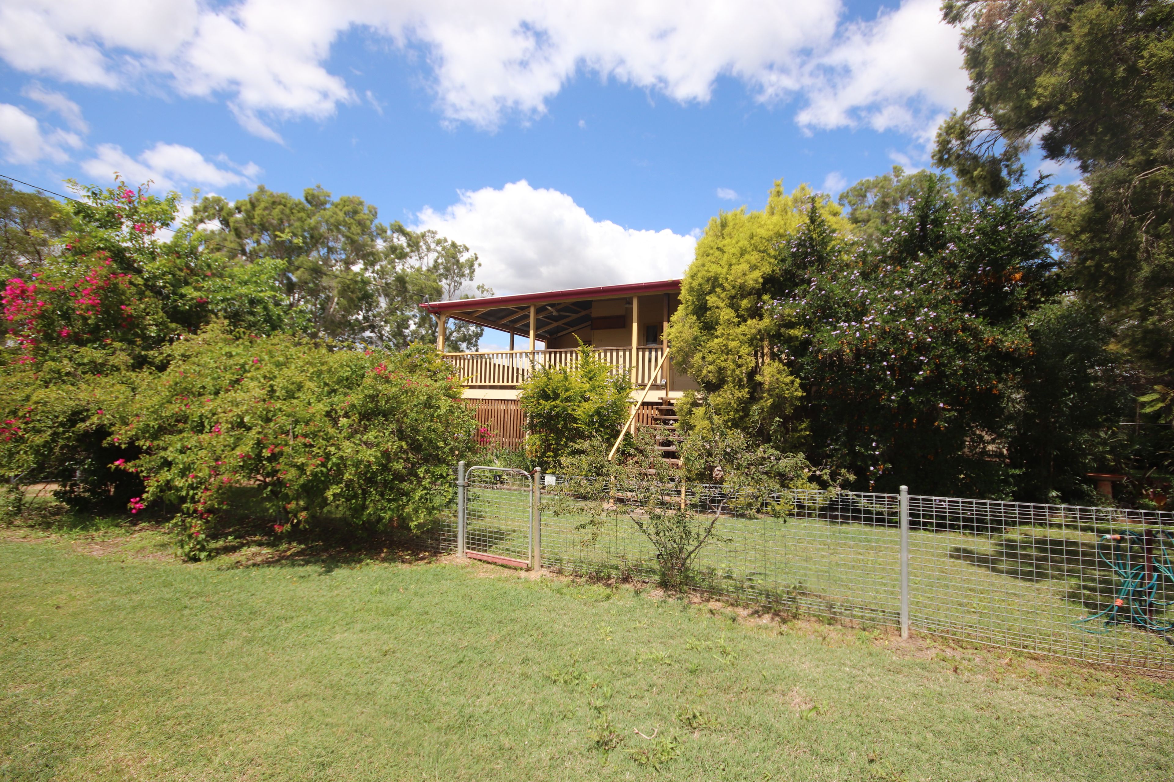 16 Stuart Russell Street, Mundubbera QLD 4626
