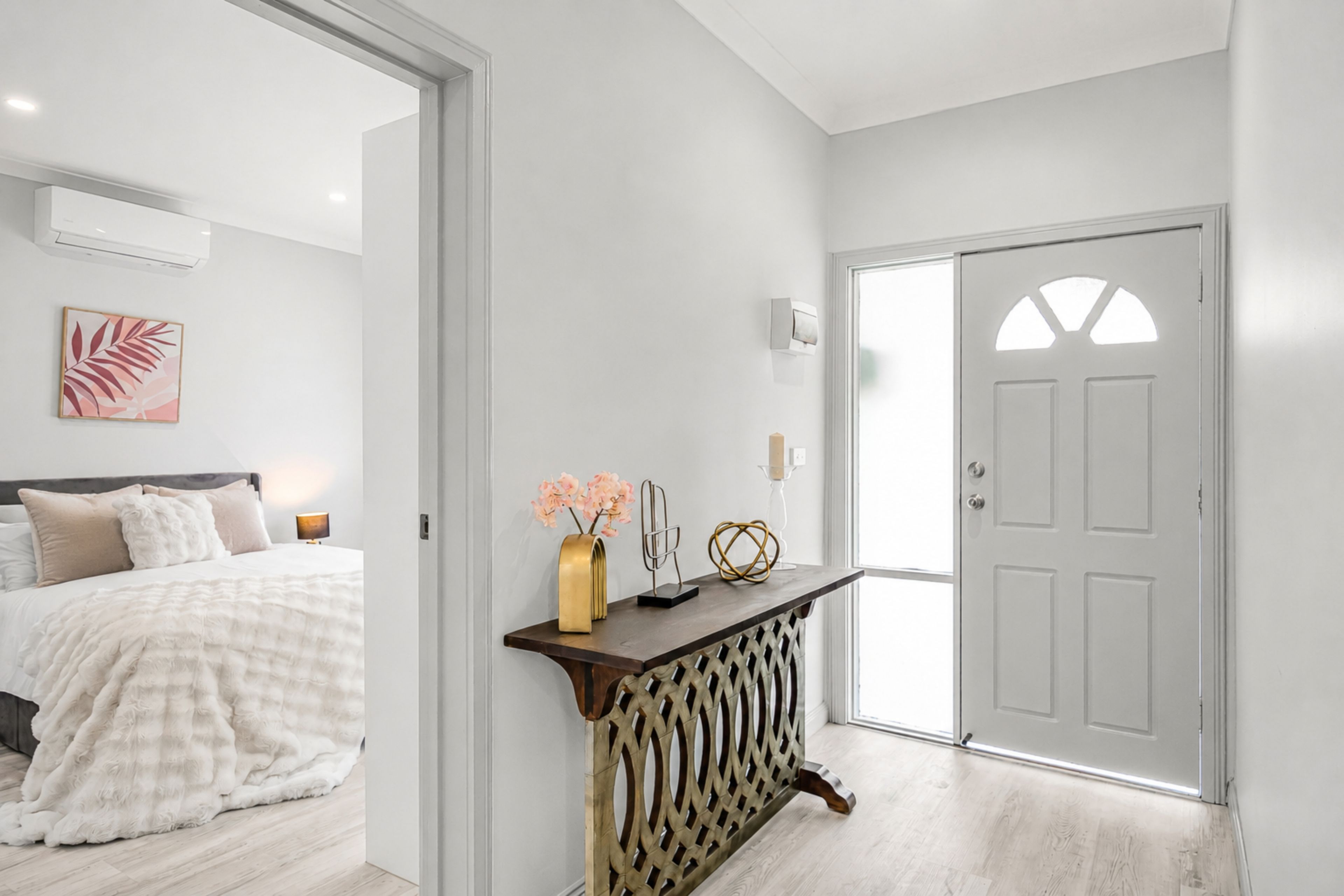 215 Dundas Street — photo 9 of 15