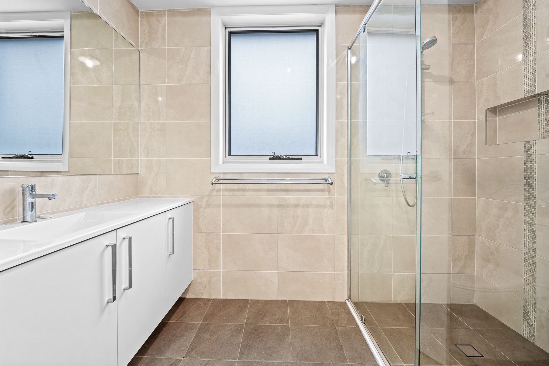 16 Glendiver Street — photo 7 of 14