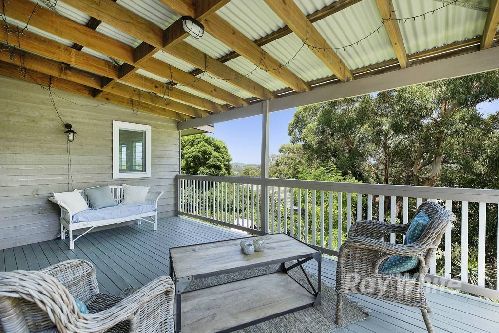 18 Sandra Street, Fennell Bay, NSW 2283