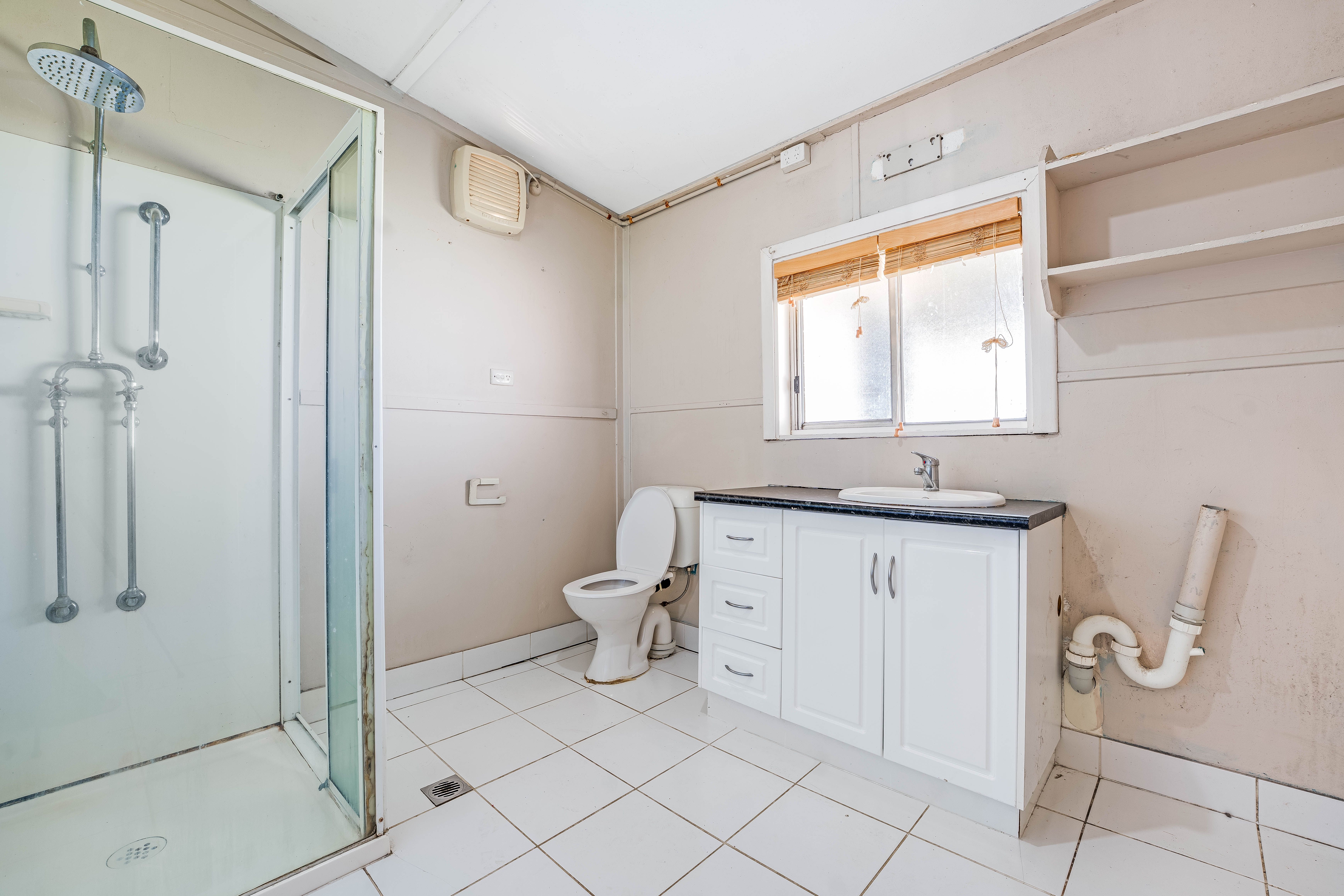 1040 Caratel Street — photo 5 of 17