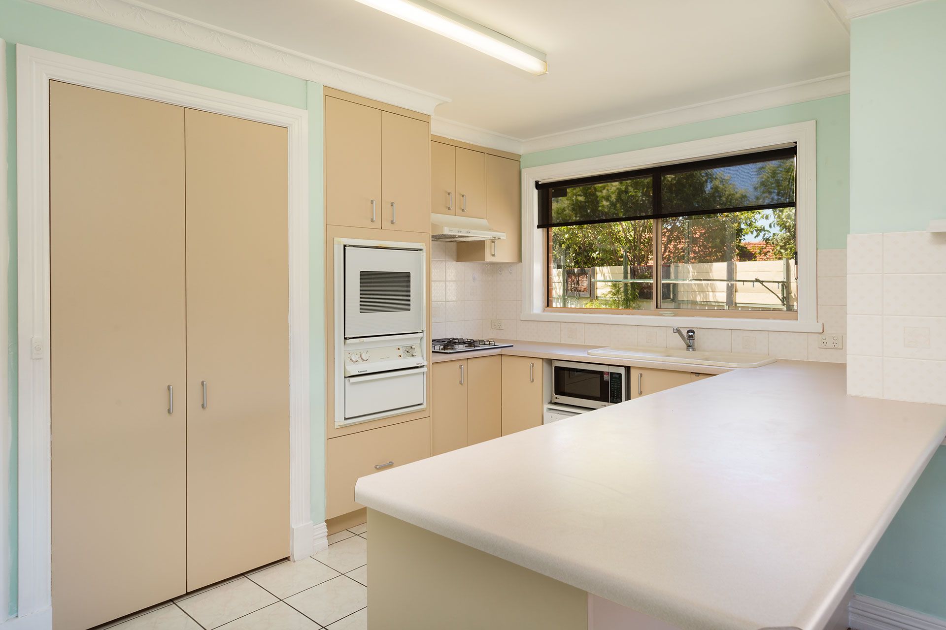2/32 Amalfi Drive, Lavington, NSW 2641