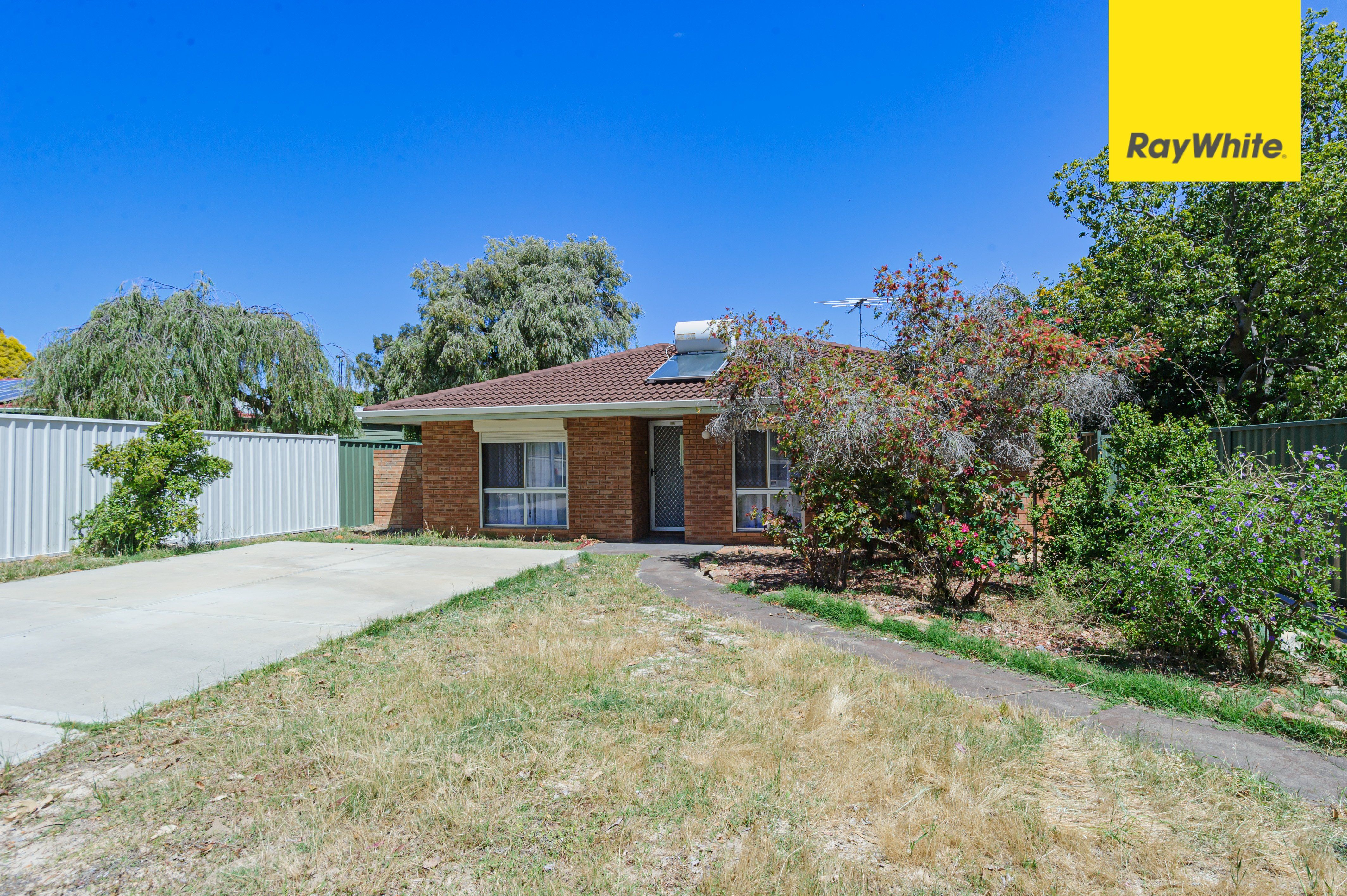 55 Blackadder Road, Swan View, WA 6056