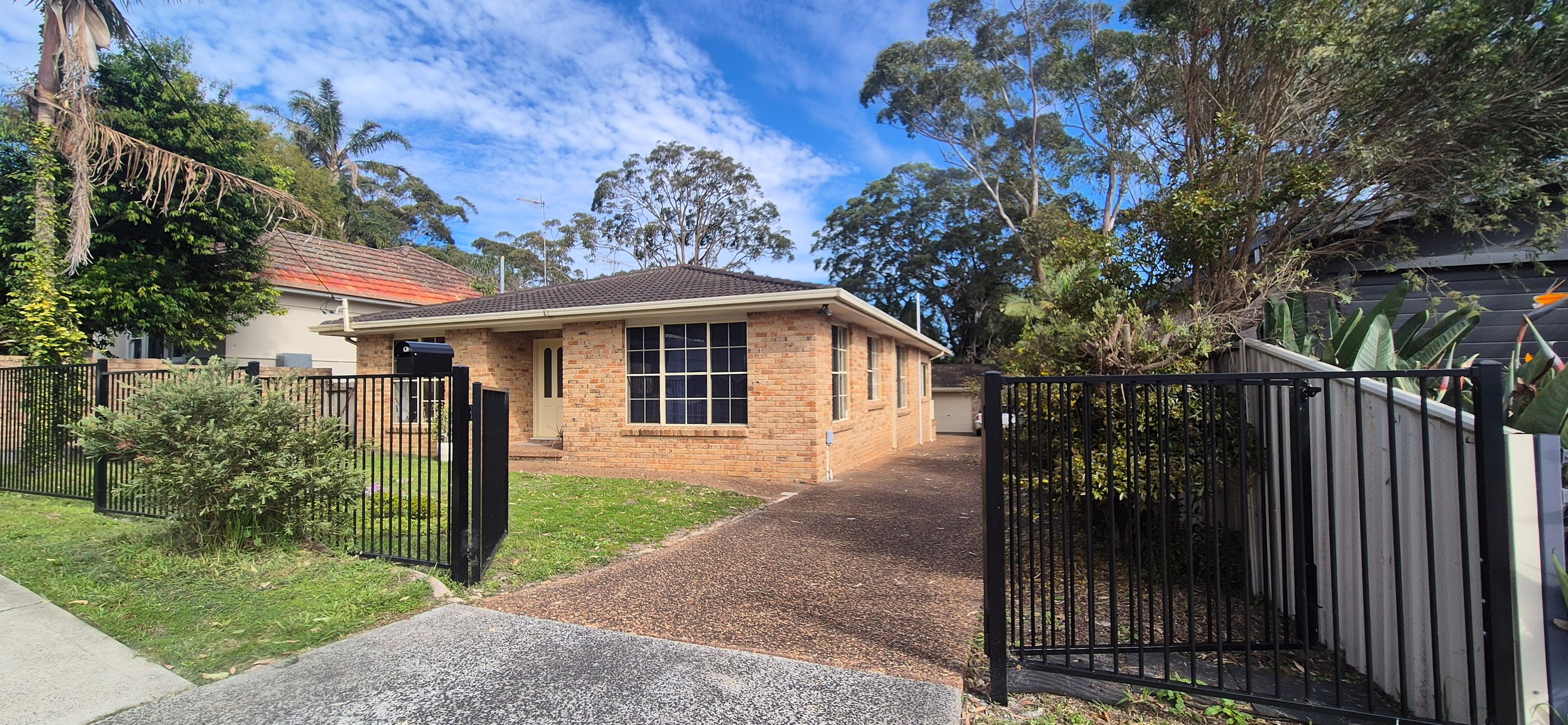 135 Bateau Bay Road, Bateau Bay, NSW 2261