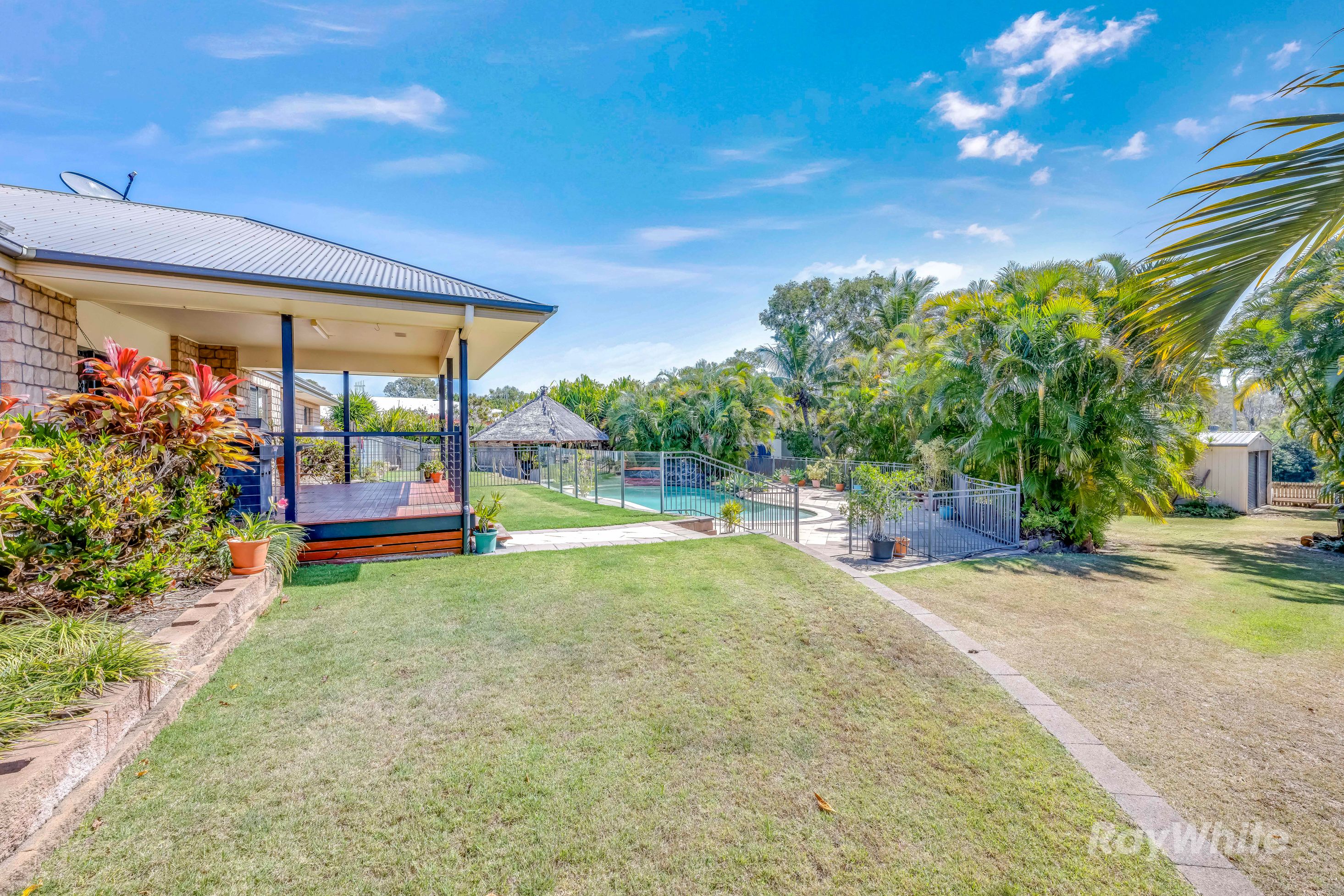 13 Raewood Close — photo 27 of 30