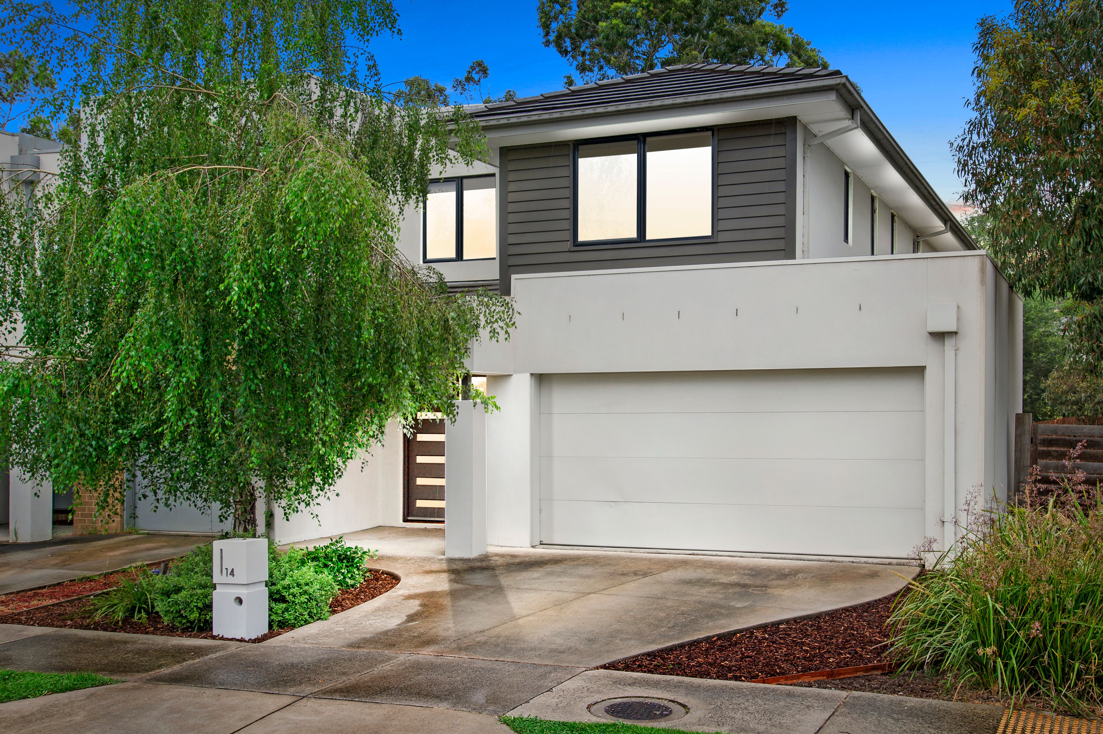 14 Spriggs Drive, Croydon VIC 3136