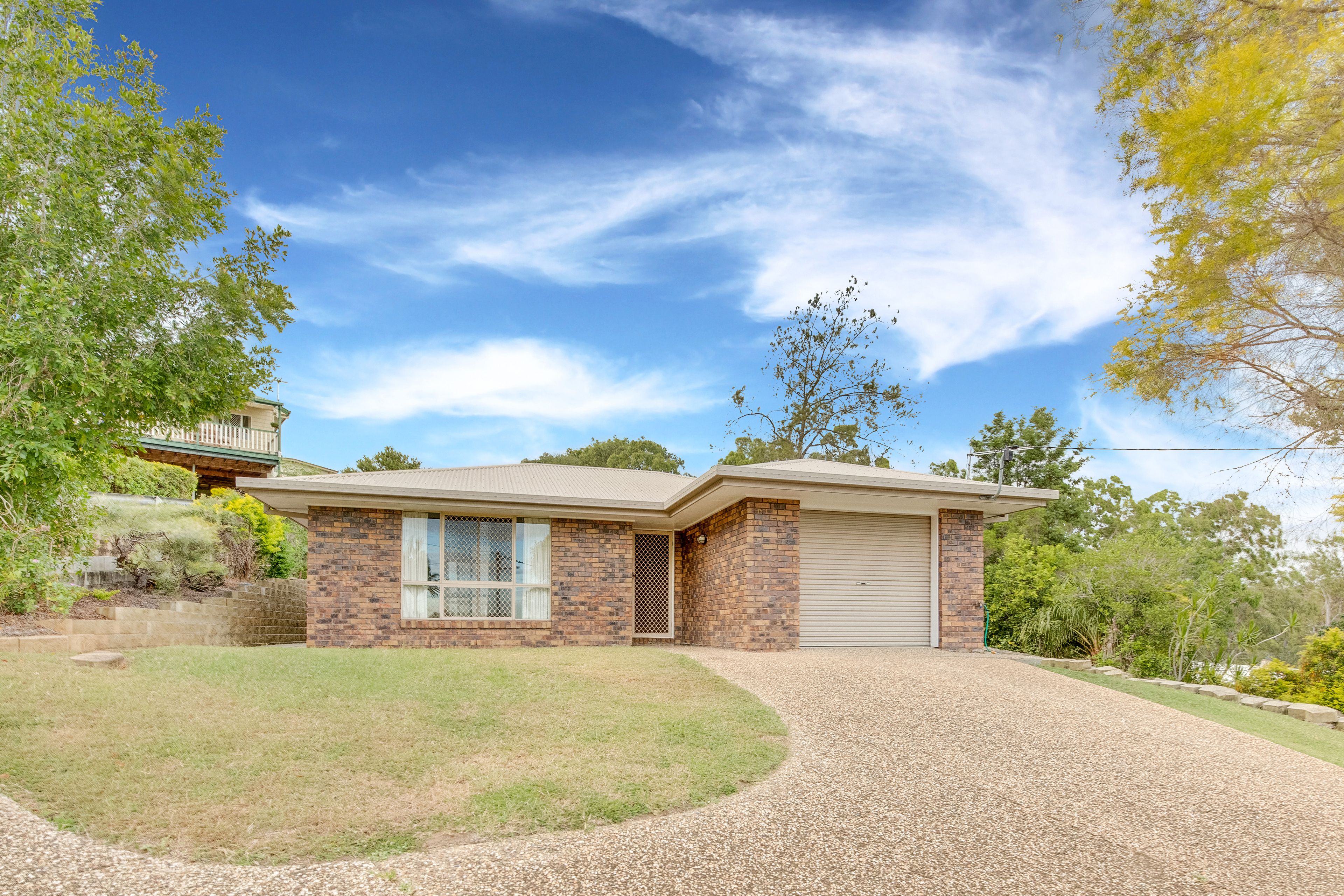 6 Robertson Close, New Auckland, QLD 4680