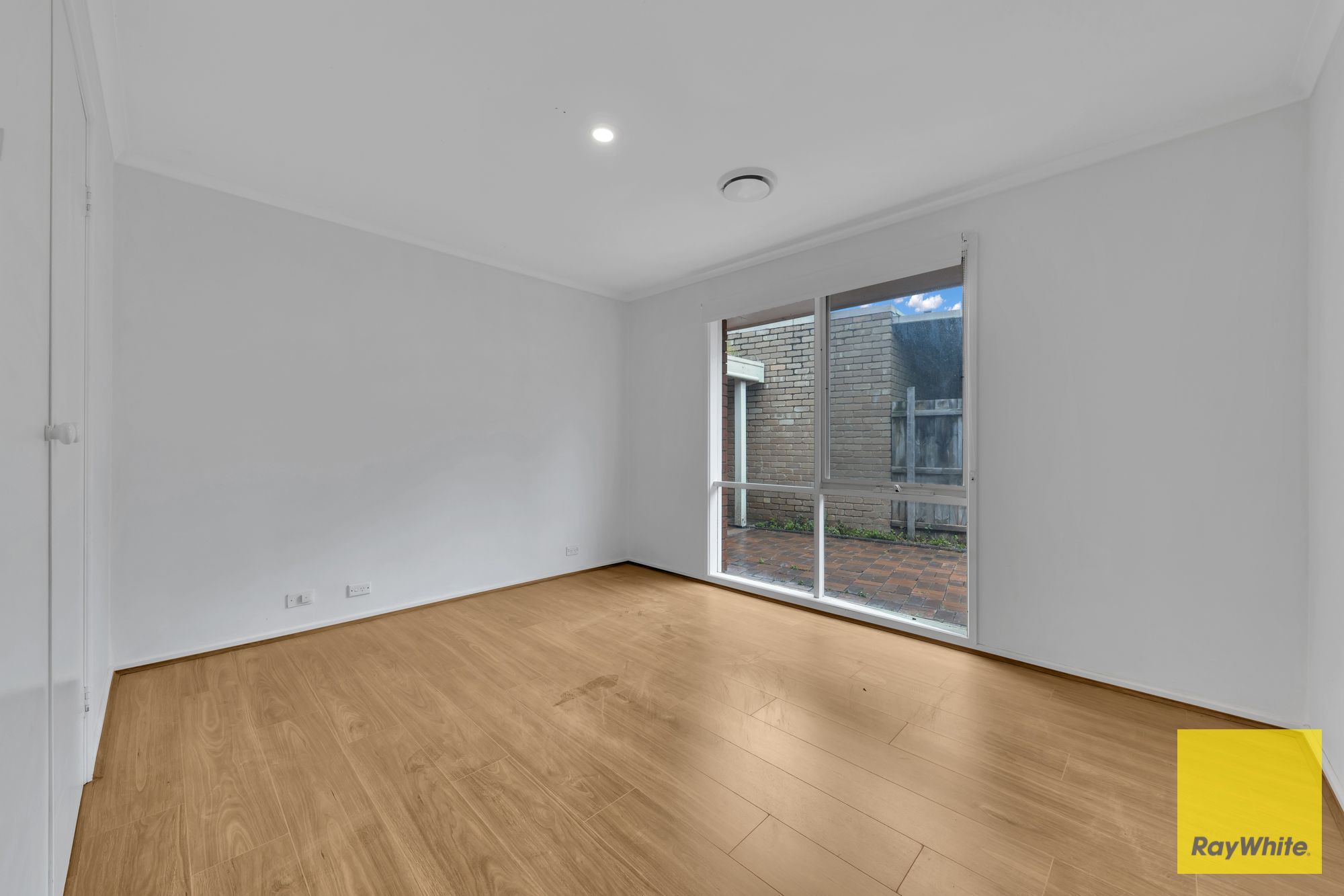 13 Tanilba Street — photo 9 of 11
