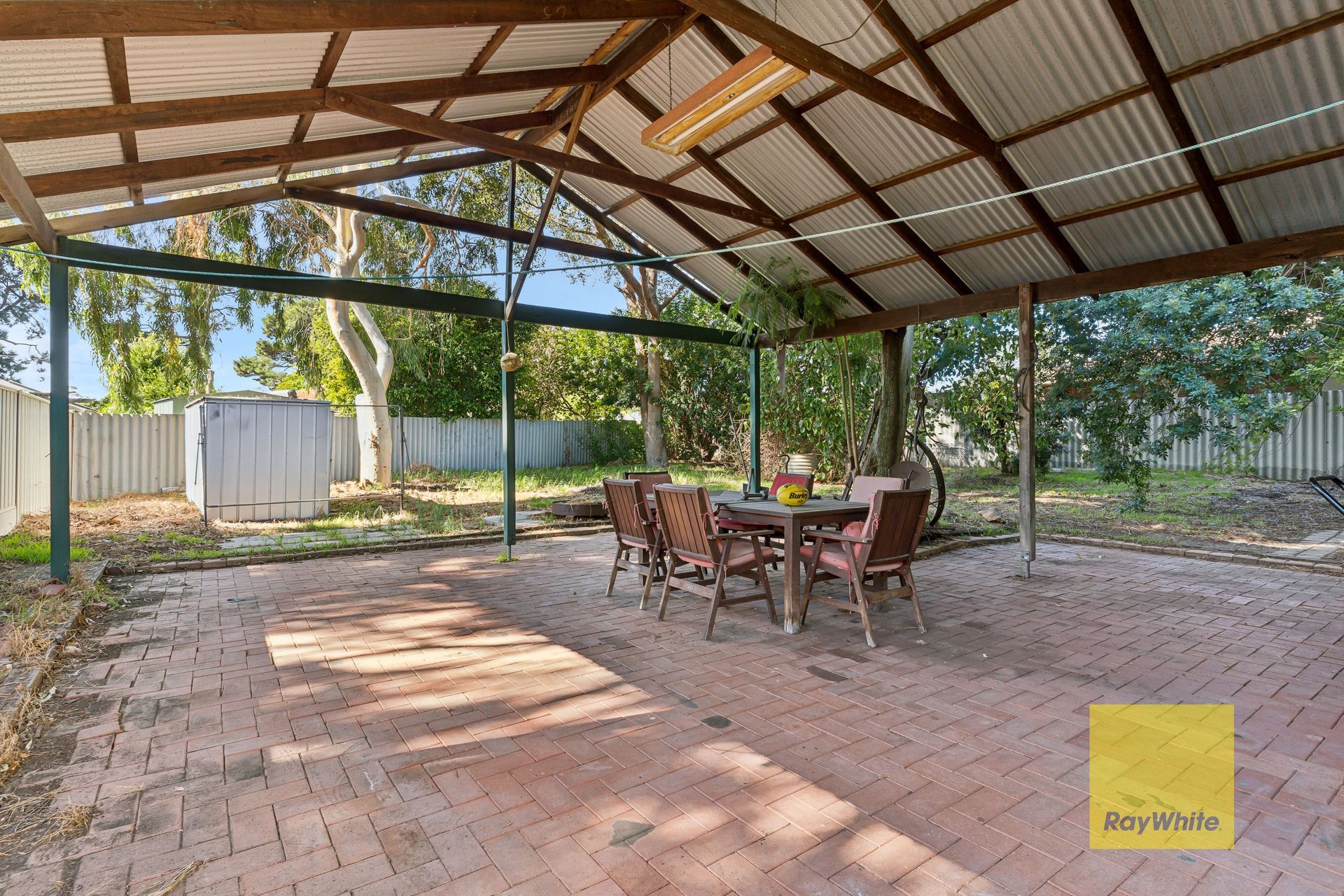 464 Kalamunda Road — photo 16 of 28