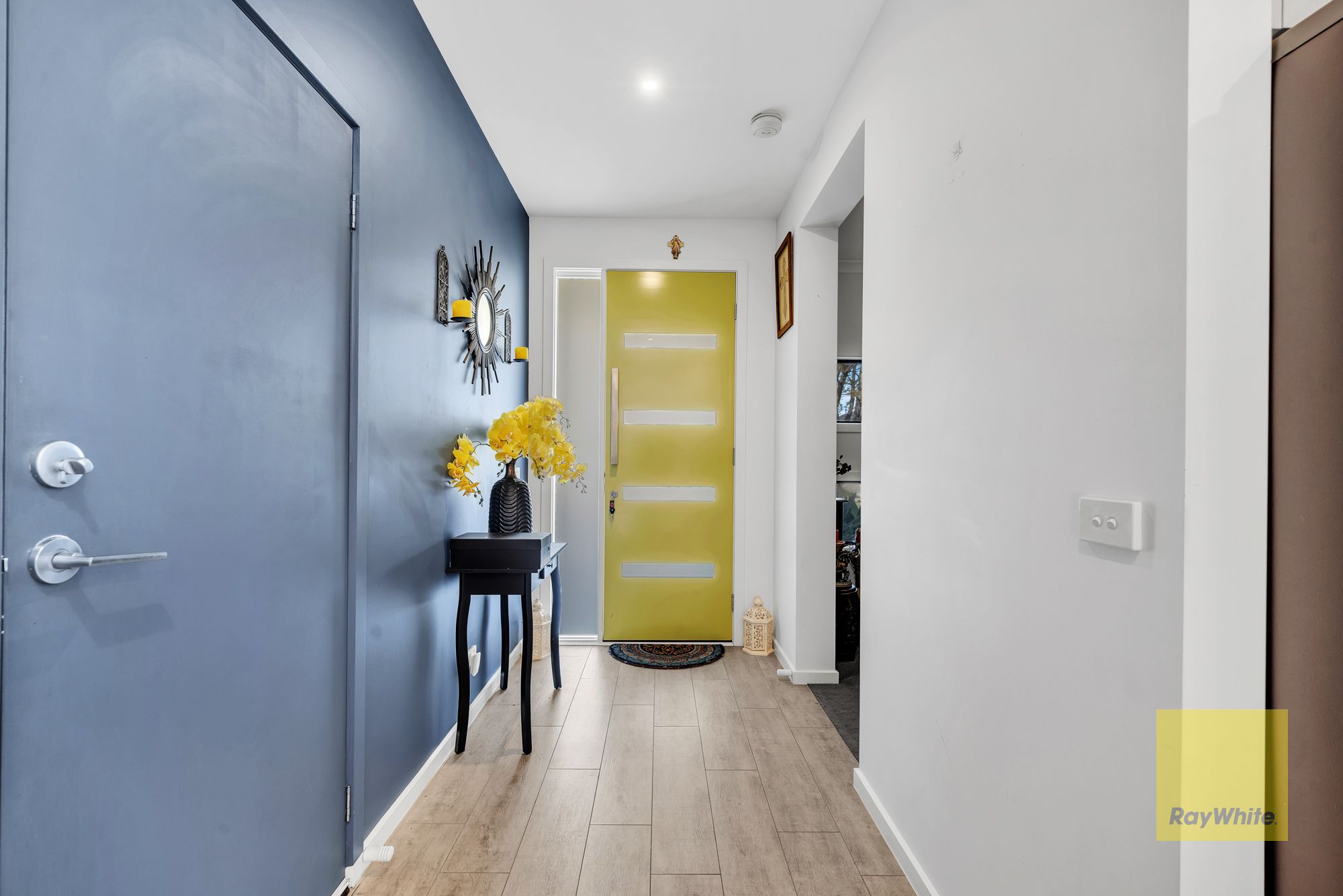 11 Parkstone Crescent — photo 5 of 25