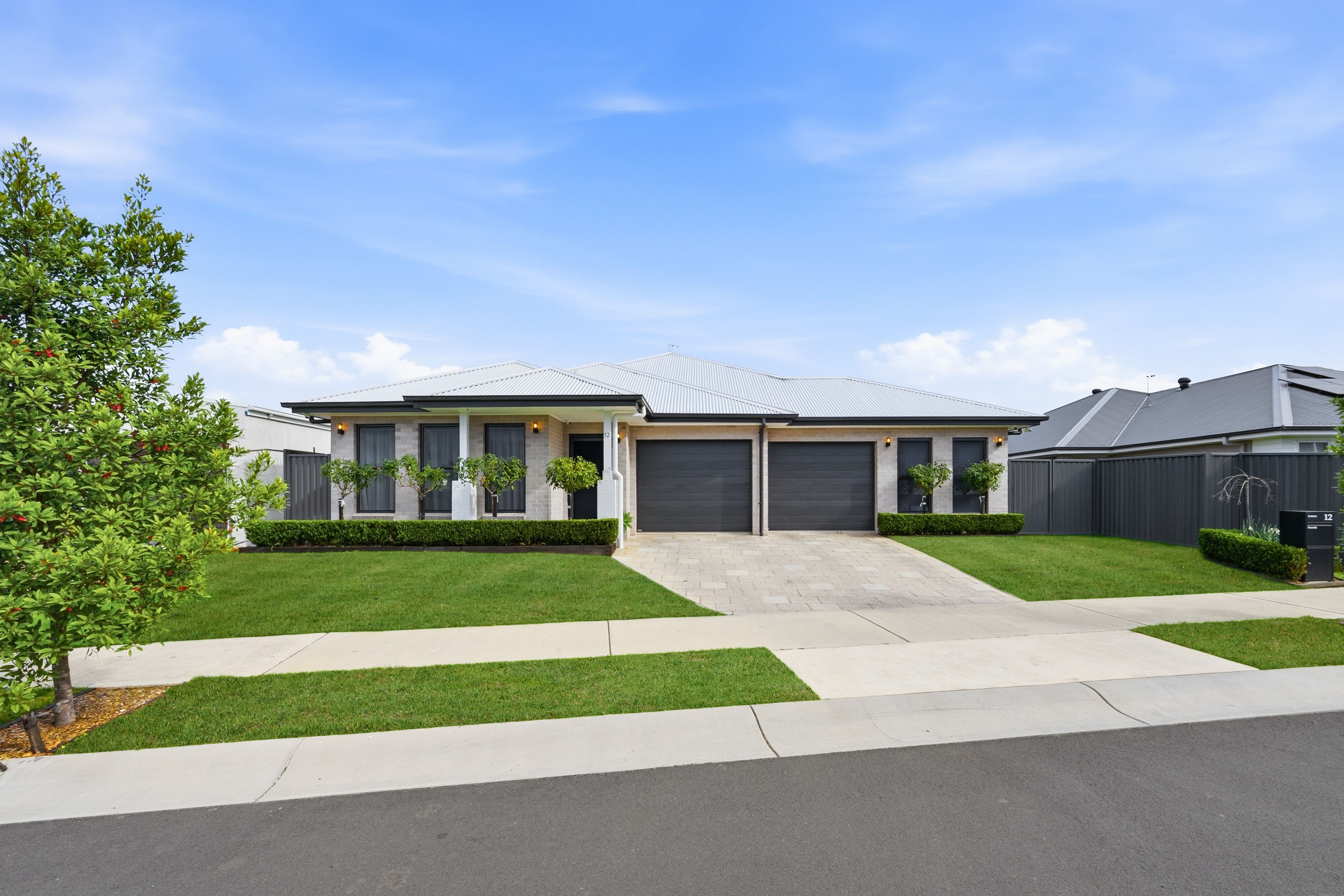 12 Mallee Crescent — photo 2 of 11