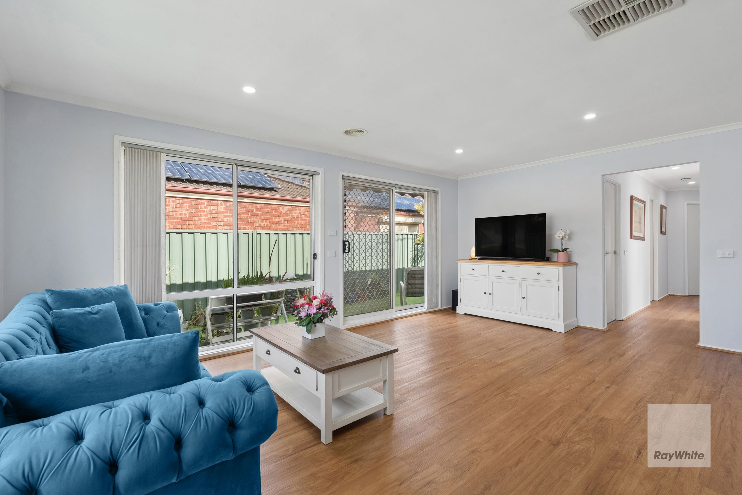 15 Paddington Grove — photo 3 of 17