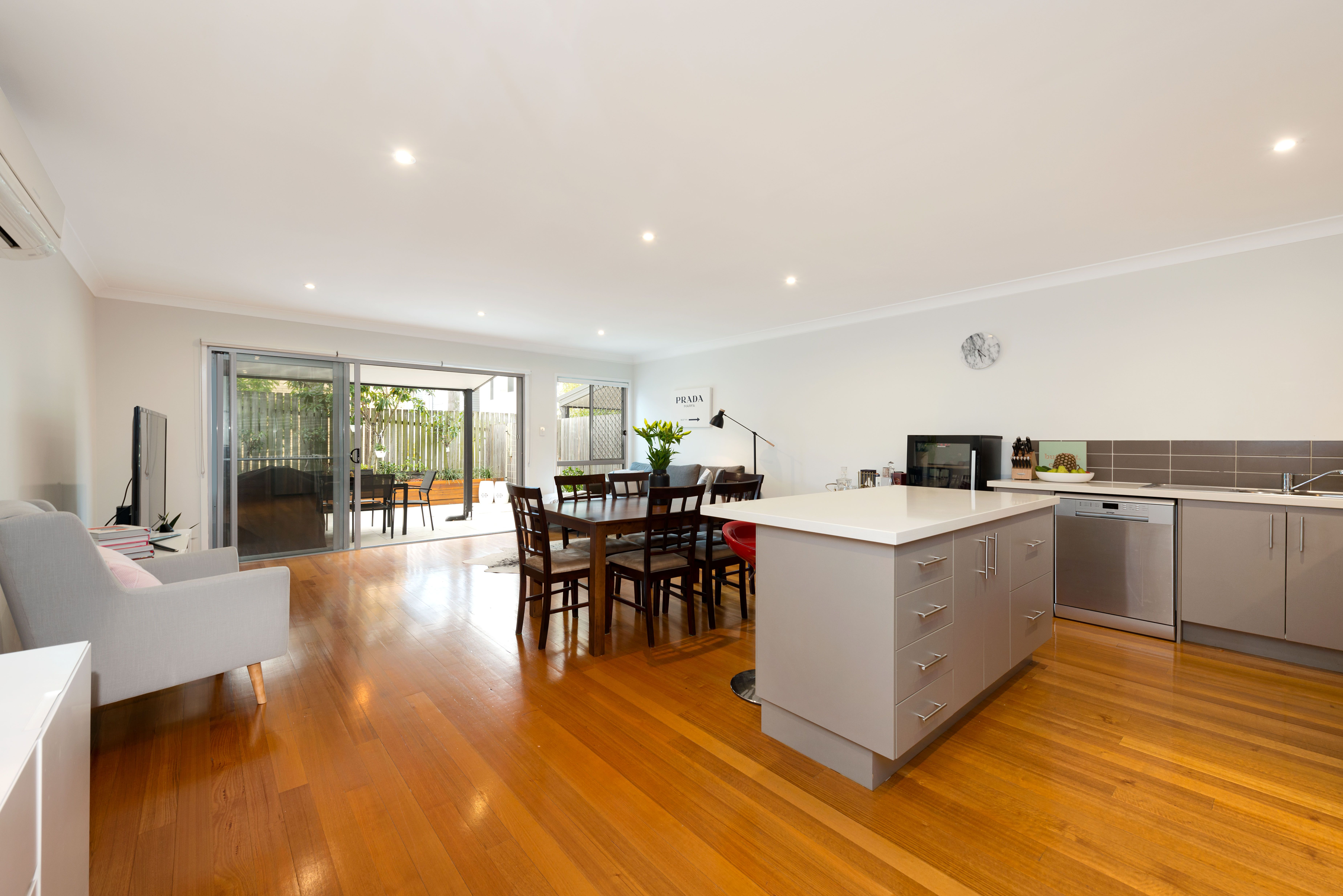 16 Agnes Street, Morningside QLD 4170