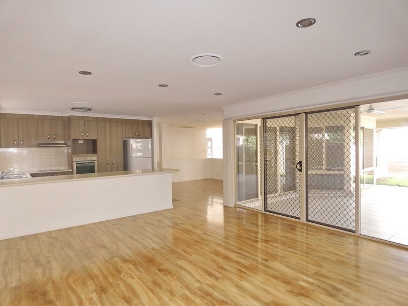 5 Kilkivan Parade, Waterford, QLD 4133