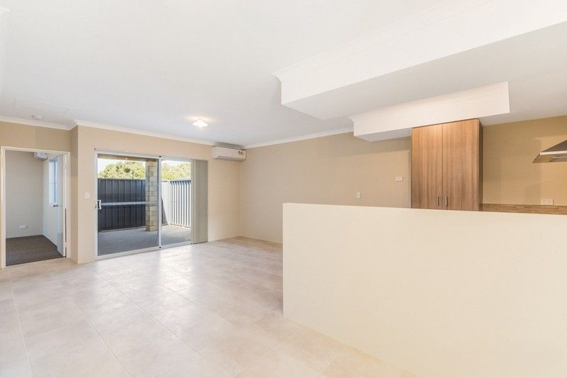 39b Rinaldo Crescent, Coolbellup, WA 6163