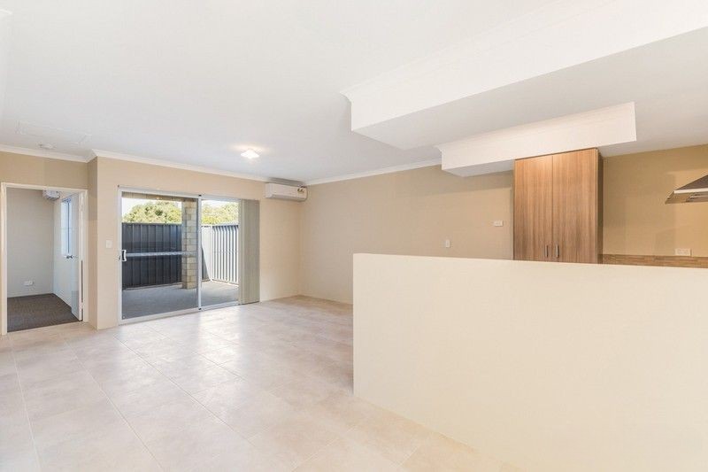 39b Rinaldo Crescent, Coolbellup, WA 6163