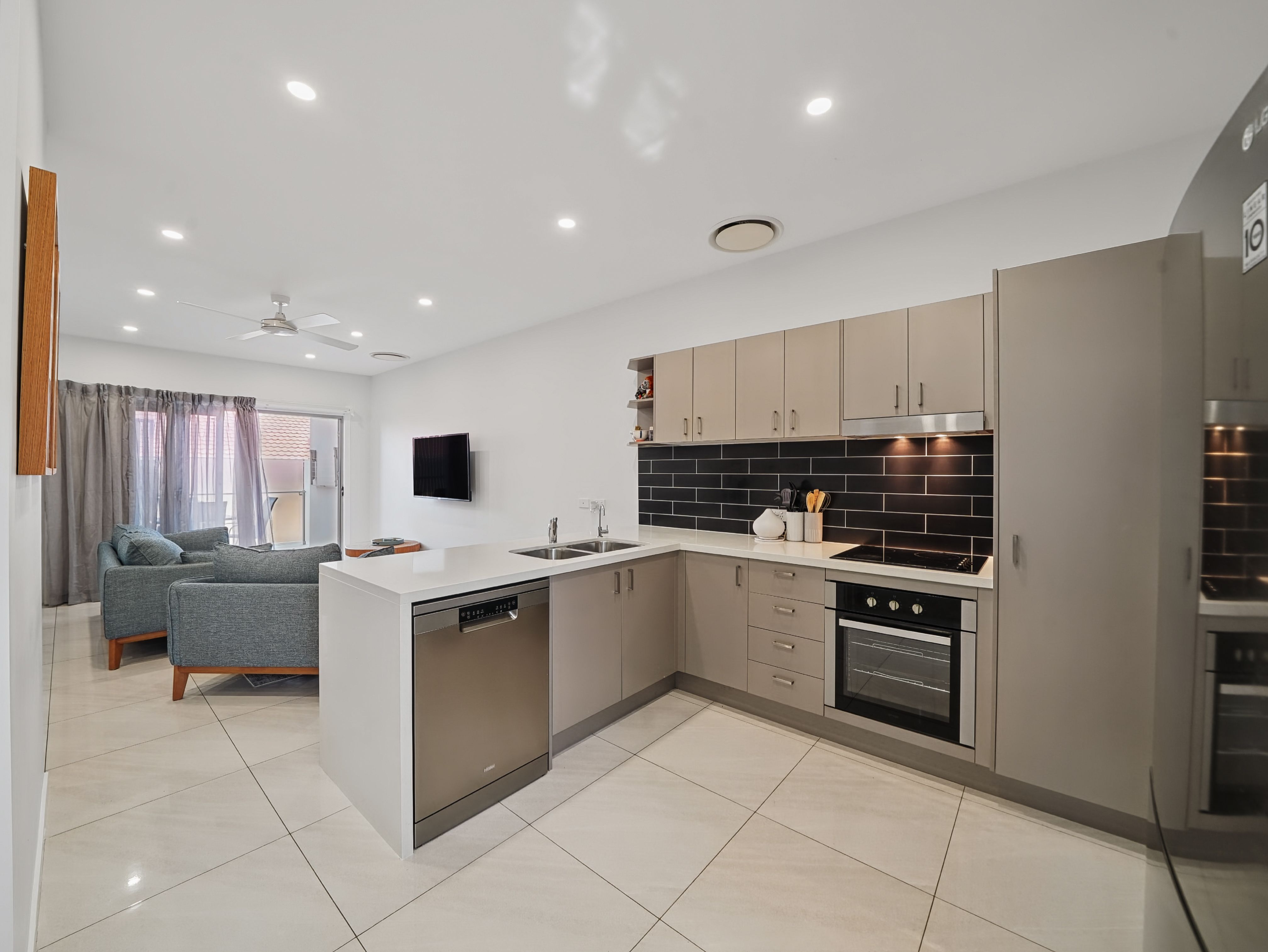 5/4 Albert Street — photo 7 of 20