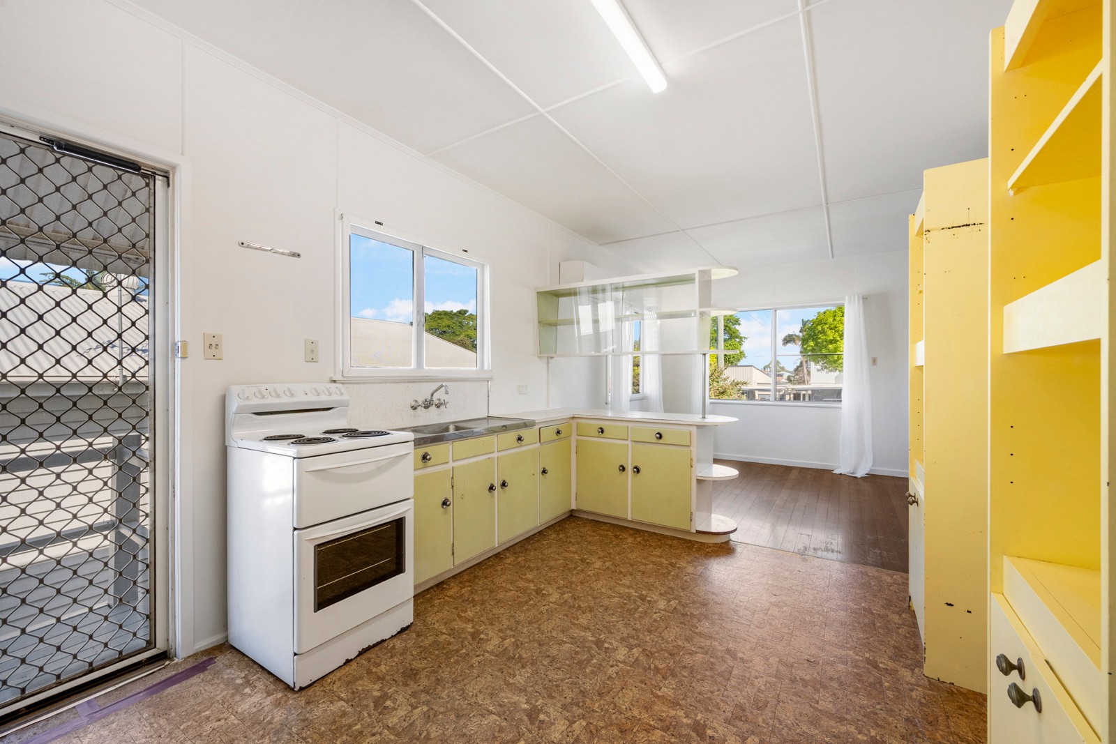 10 Campbell Street, Scarborough, QLD 4020