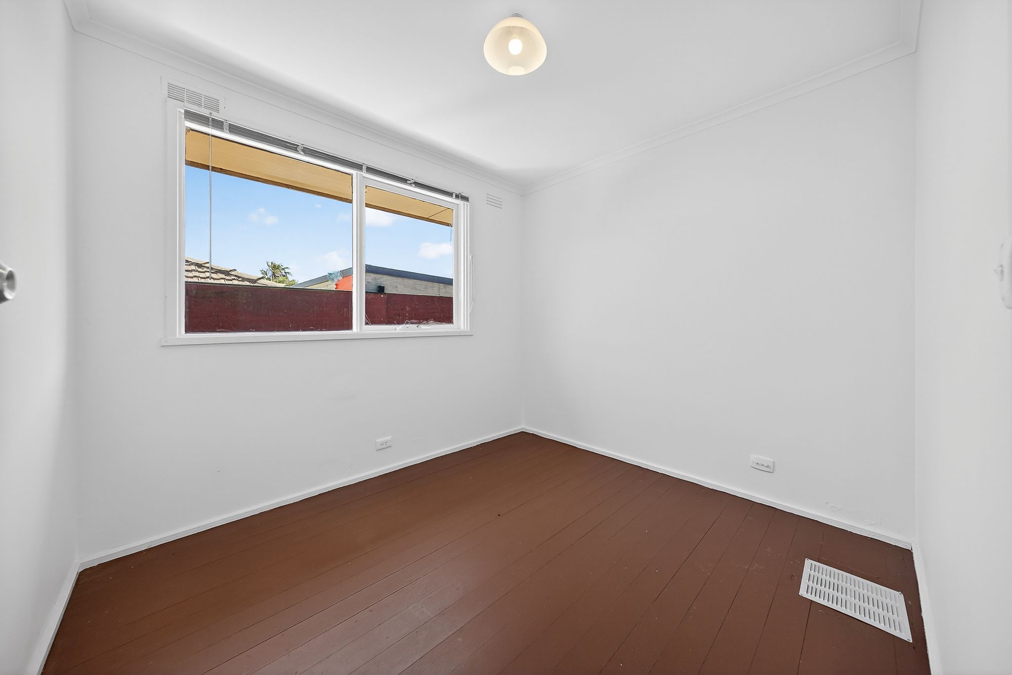 10 Ainsleigh Court — photo 16 of 27