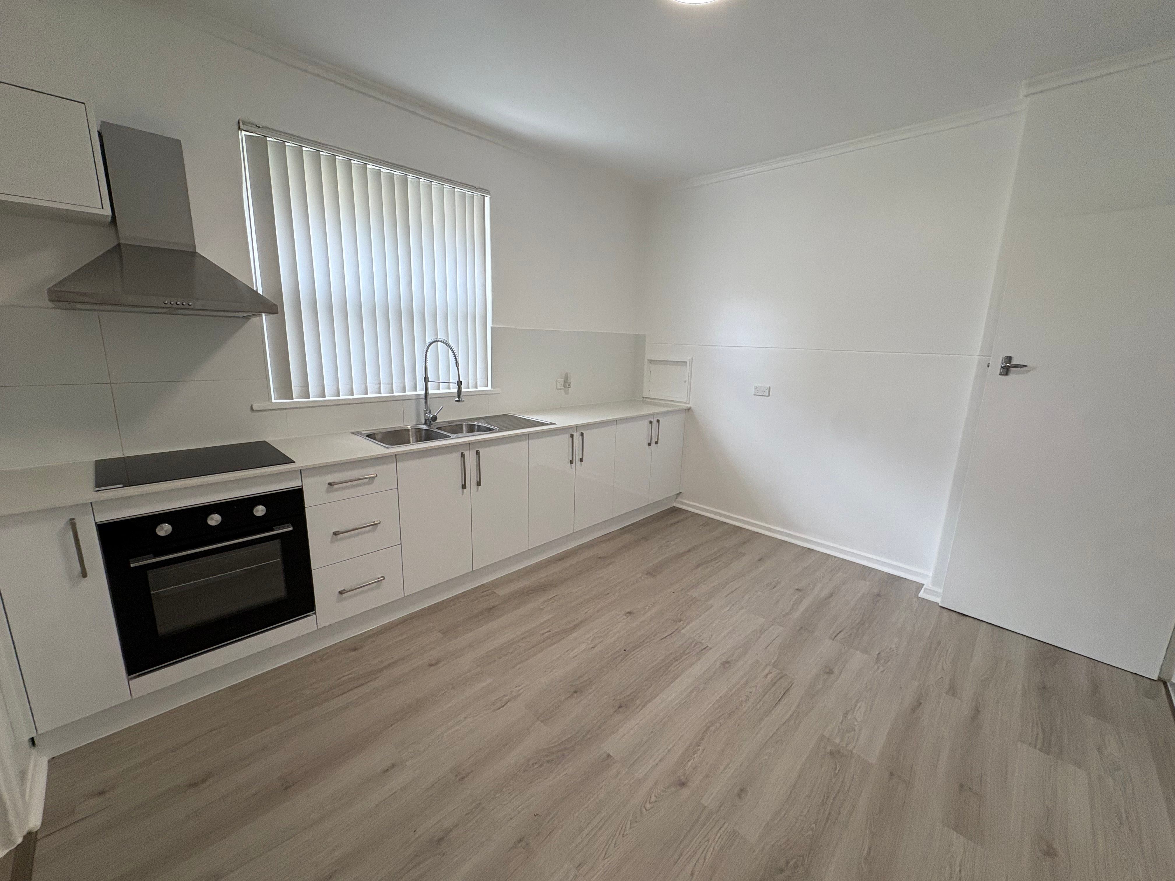 48 Ashfield Road — photo 3 of 11