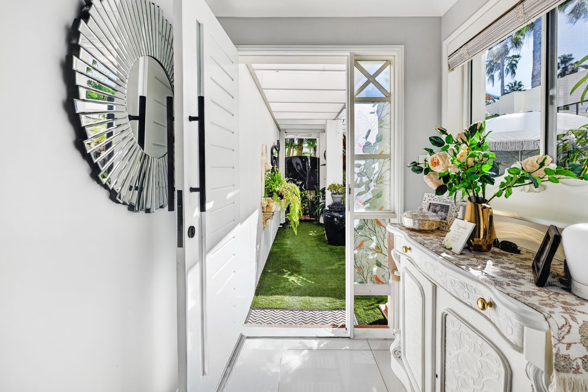 10 Aegean/100 Cotlew Street East, Southport, QLD 4215