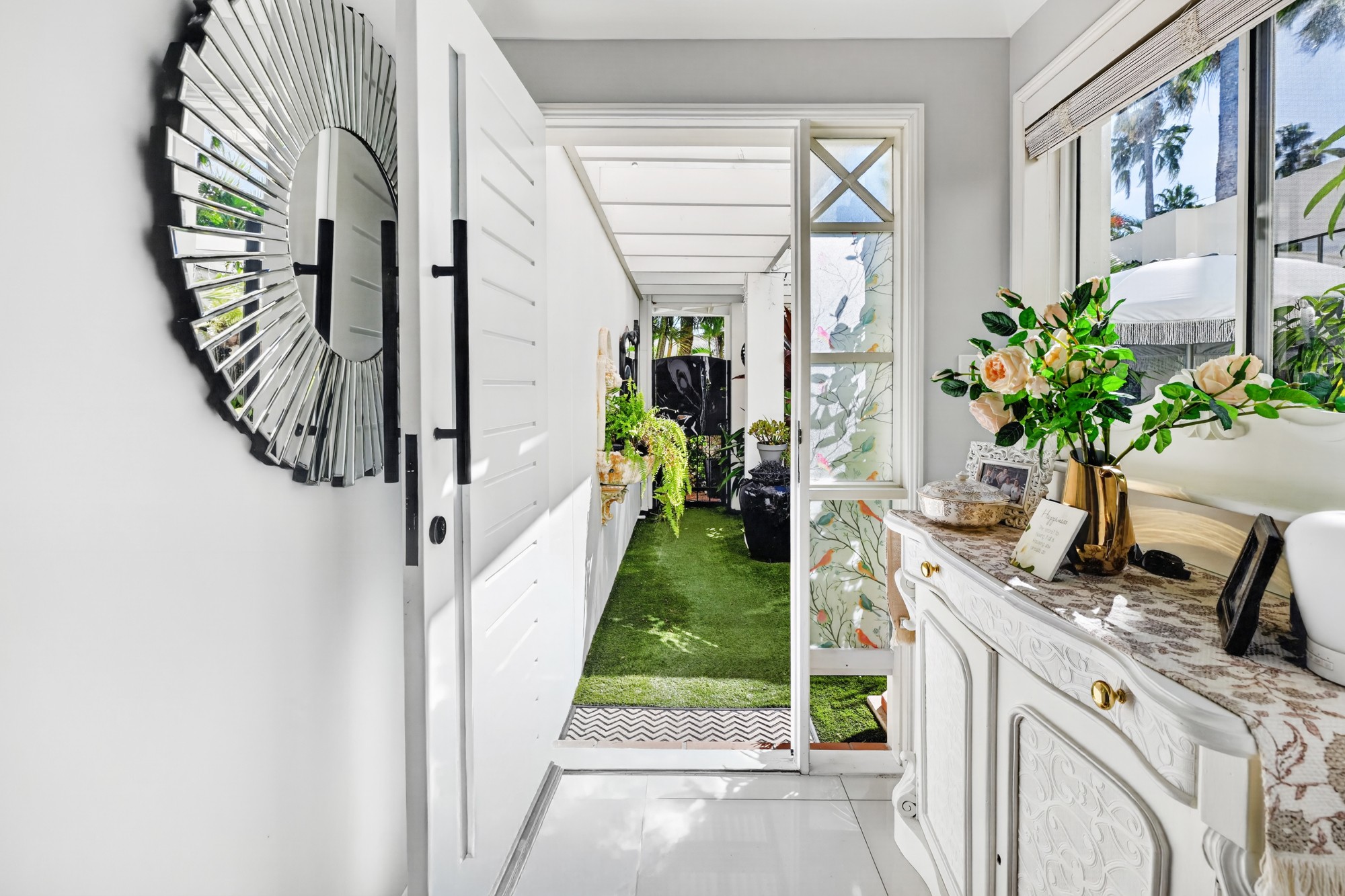 10 Aegean/100 Cotlew Street East, Southport, QLD 4215