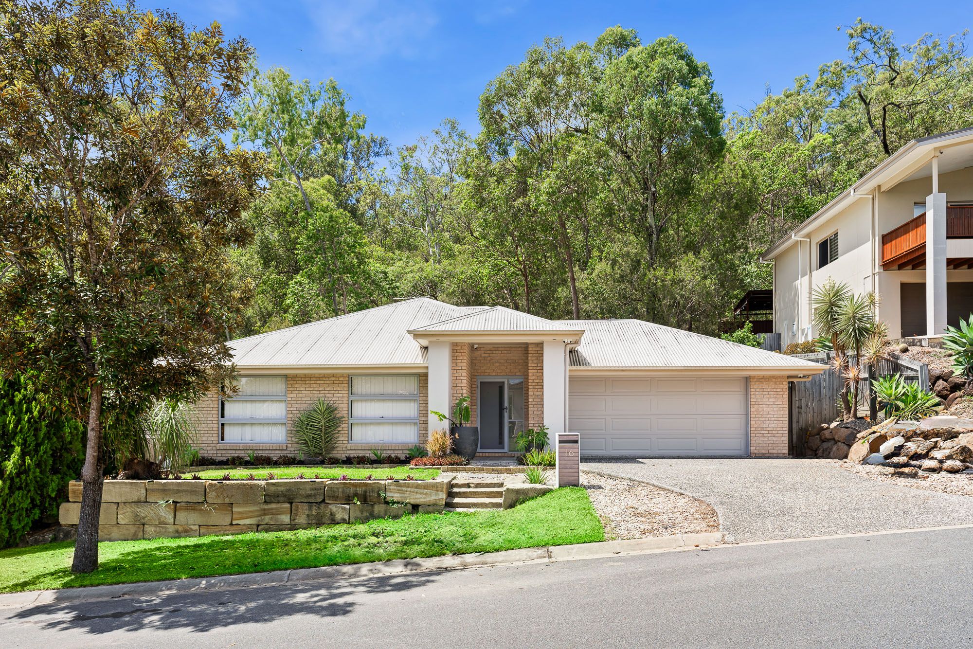 16 Carnarvon Crescent, Waterford, QLD 4133