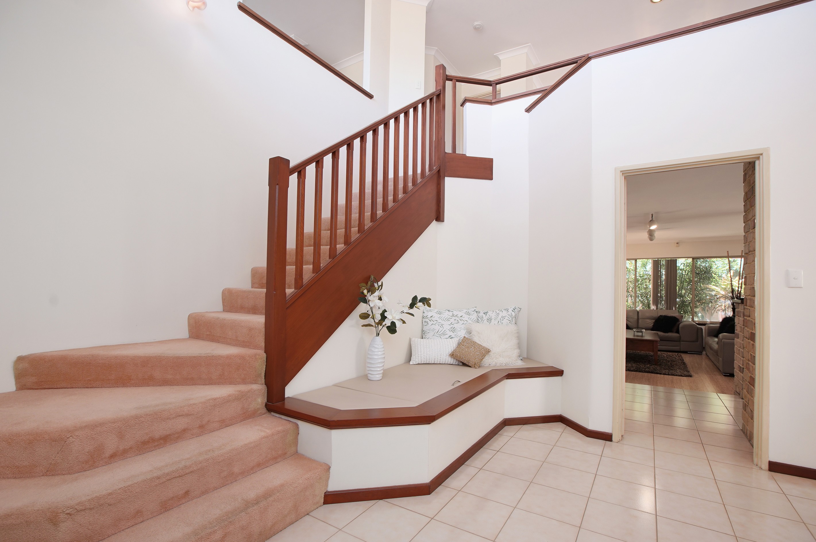 9 Jackson Avenue, Winthrop, WA 6150