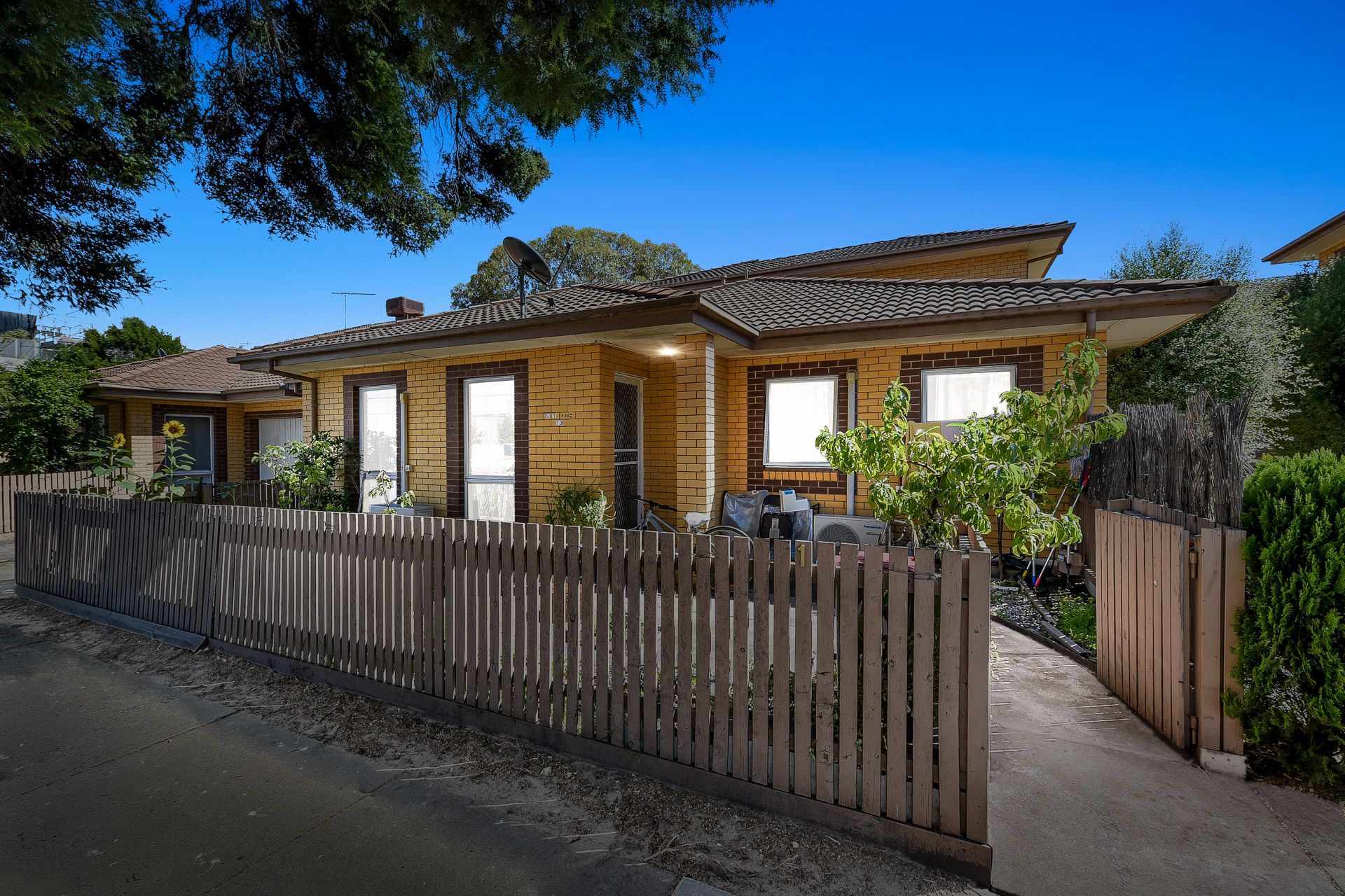 13-15 Dixon Street, Clayton VIC 3168