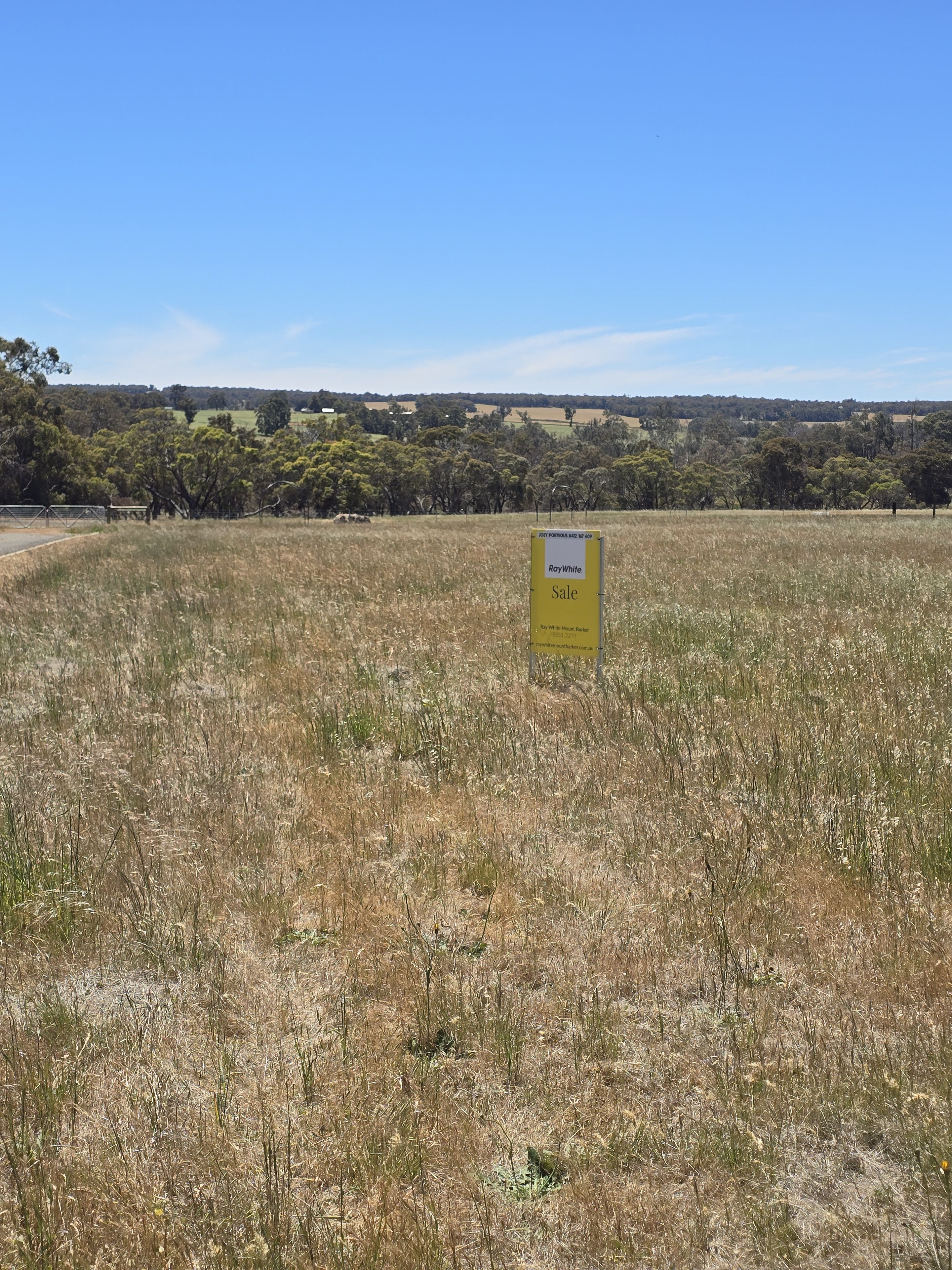 4 Hovea Court — photo 2 of 4