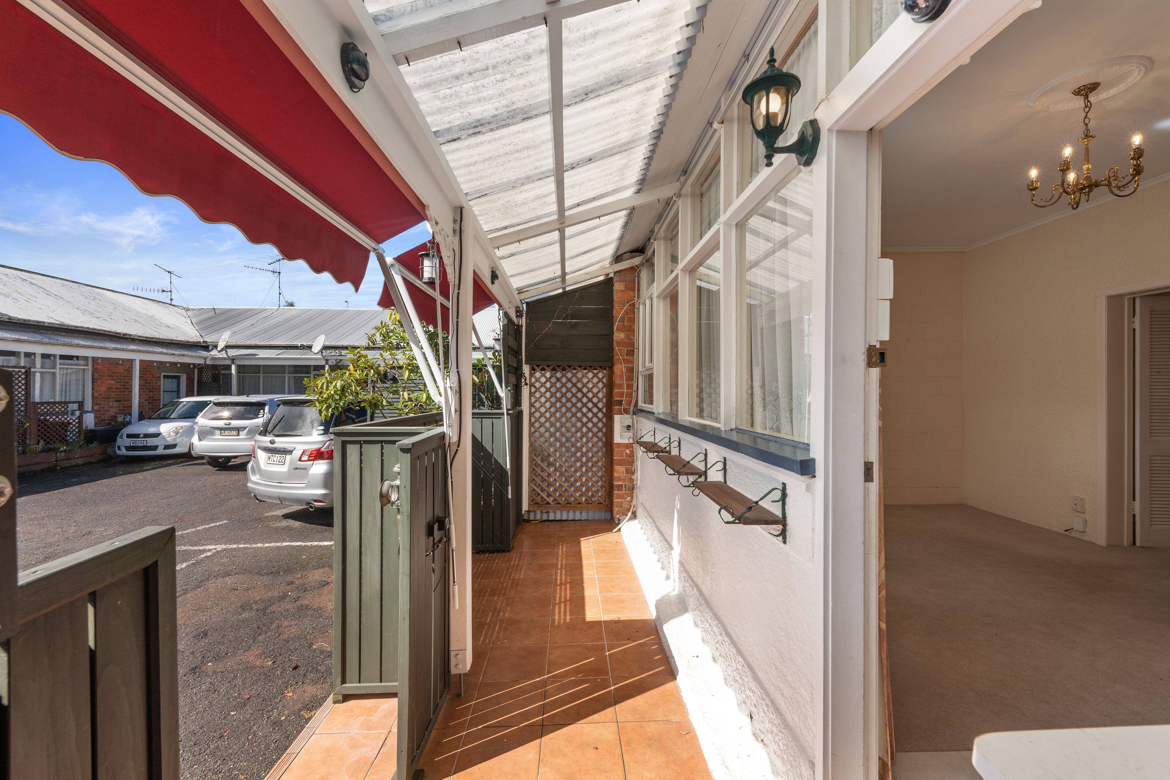 4/9 August Place, Greenlane, Auckland City